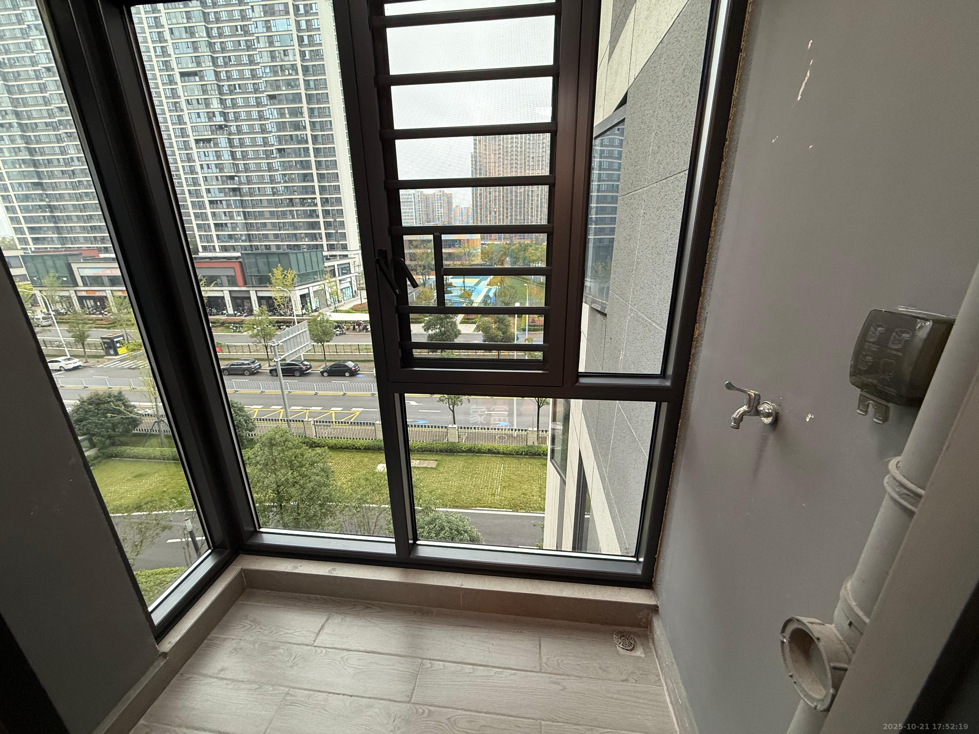 中海麓山境北区 4室2厅2卫 3000.0元/月 中海麓山境北区 4室2厅2卫 3000.0元/月室内图