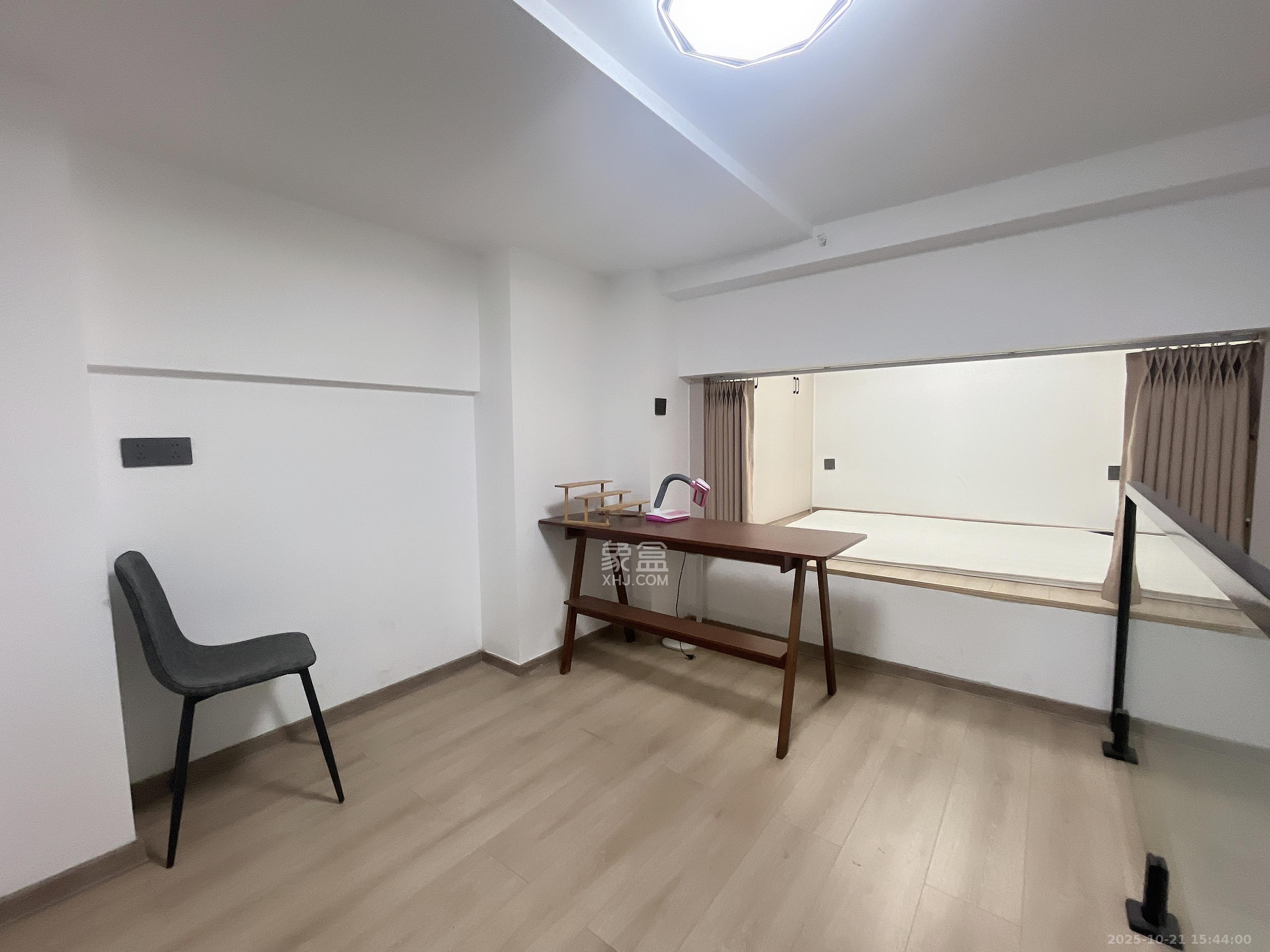 中海阅溪府  2室1厅1卫    2100.0元/月室内图