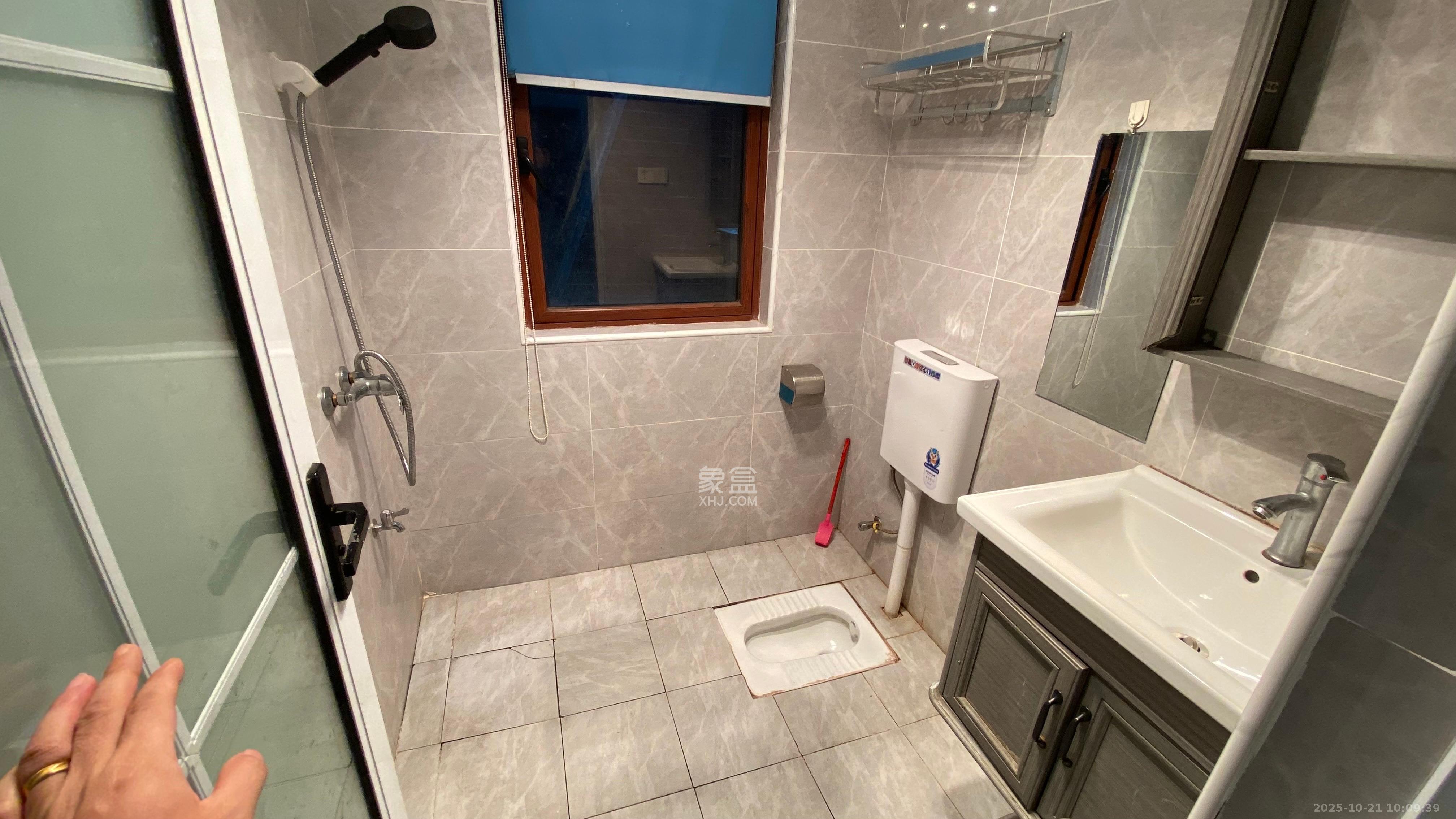 顺天御岭  4室2厅2卫    2200.0元/月 顺天御岭  4室2厅2卫    2200.0元/月室内图