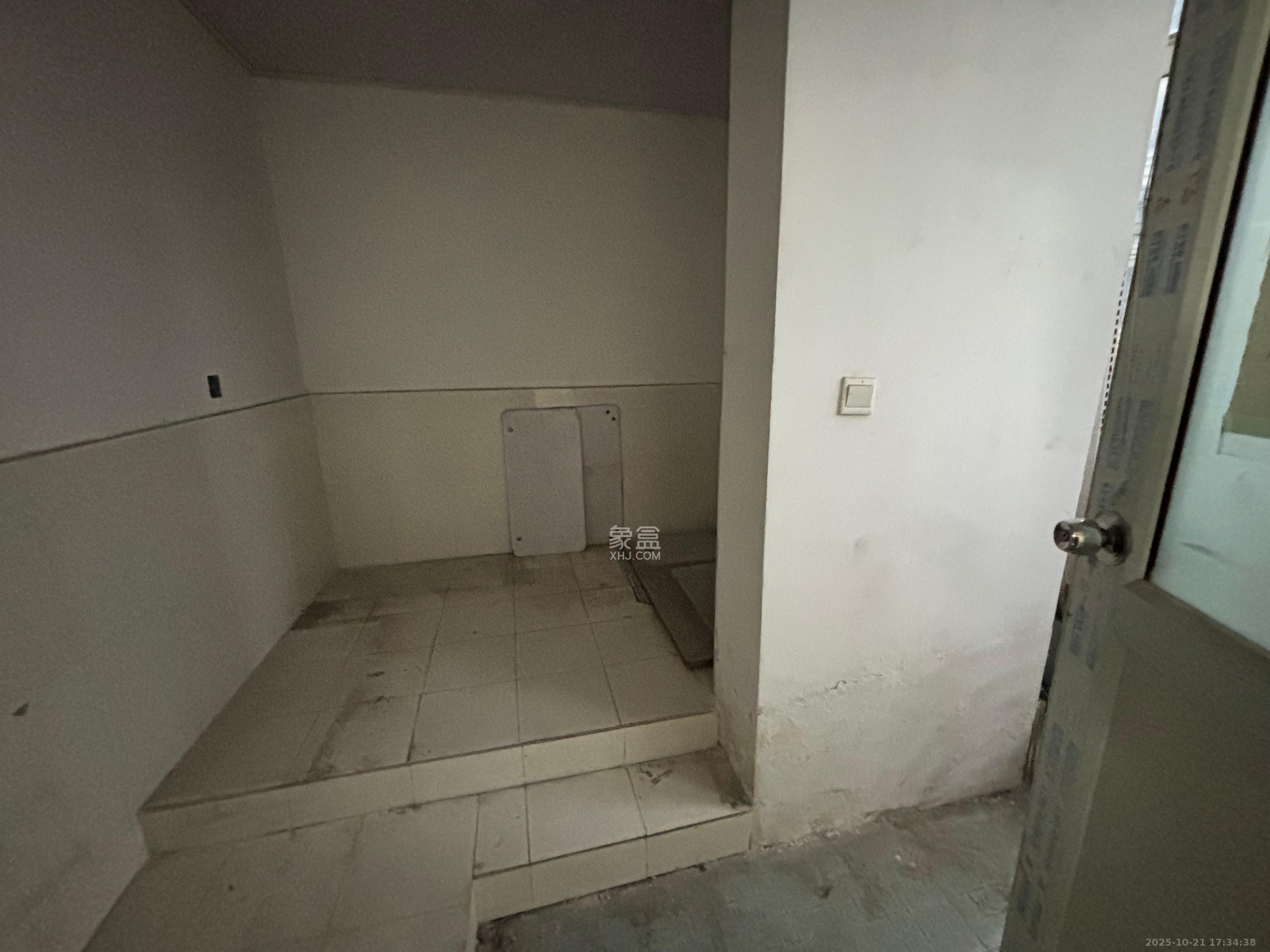 新世纪花苑  4室2厅2卫    4600.0元/月 新世纪花苑  4室2厅2卫    4600.0元/月室内图