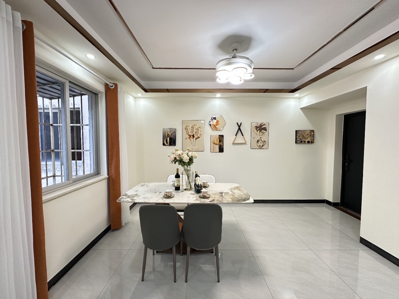 水岸听涛  3室2厅1卫    109.0万客厅