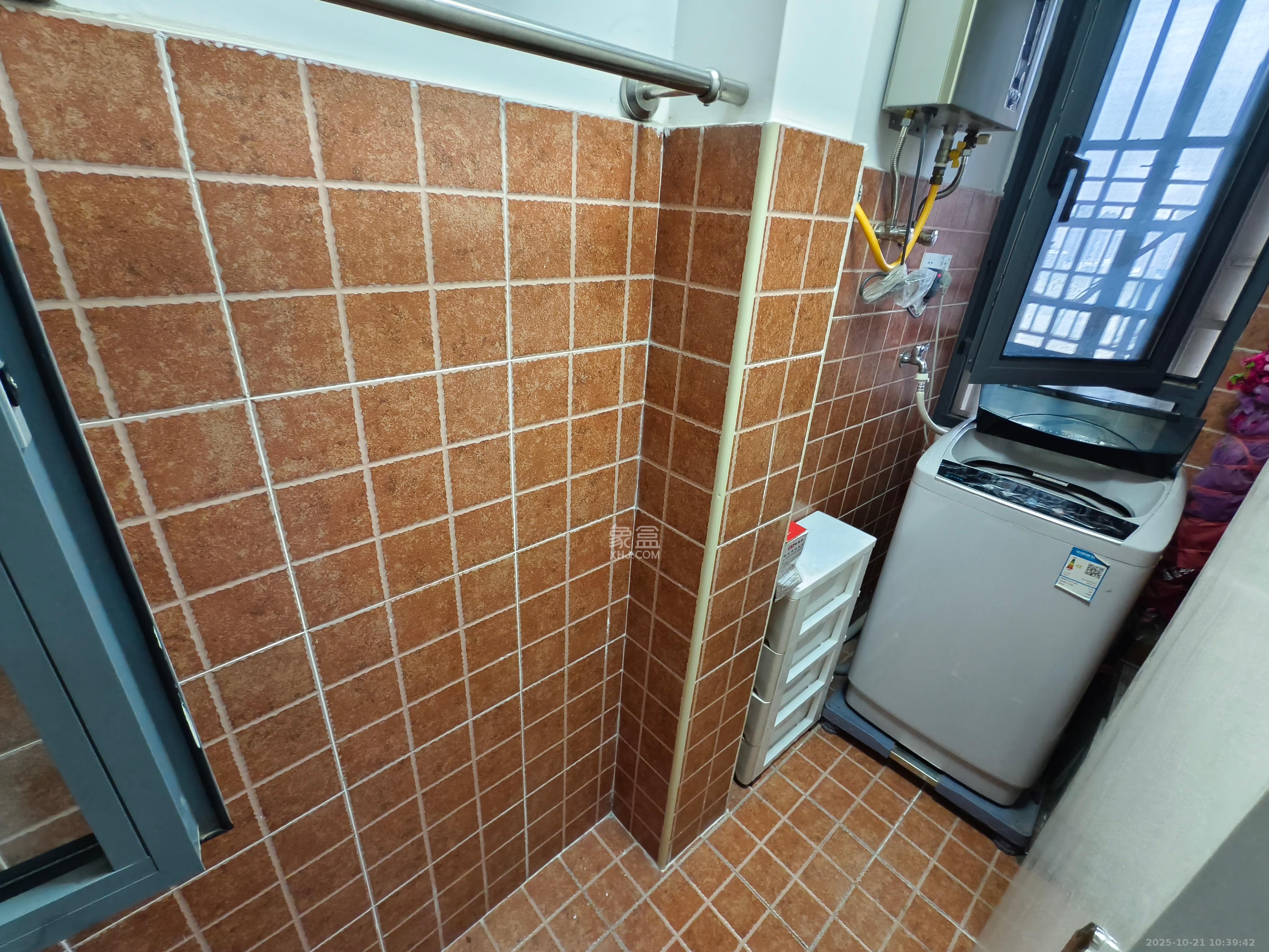 东怡外国（南湖一号)  1室1厅1卫    2000.0元/月室内图