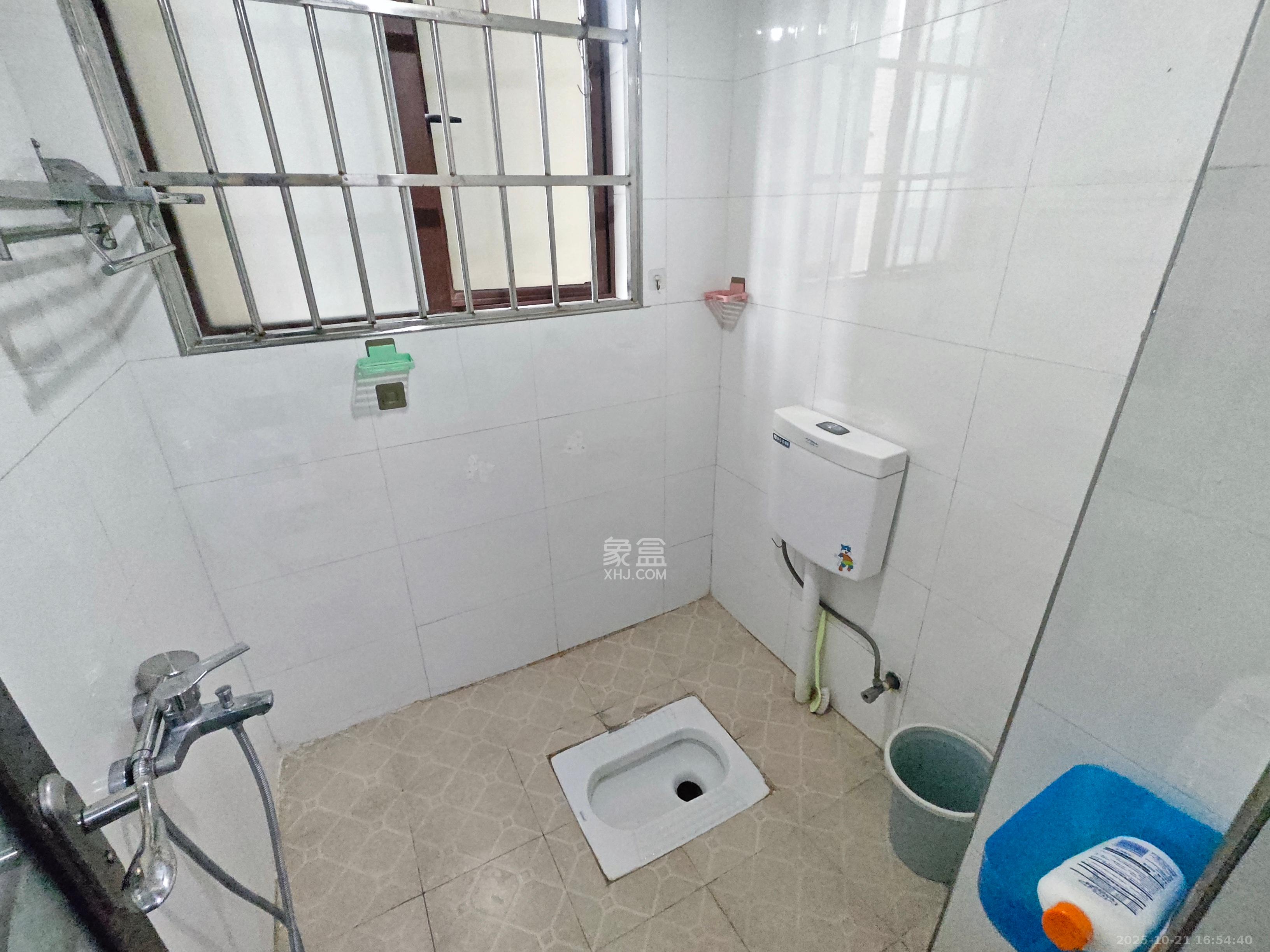 工贸大厦  2室2厅1卫    2200.0元/月 工贸大厦  2室2厅1卫    2200.0元/月室内图