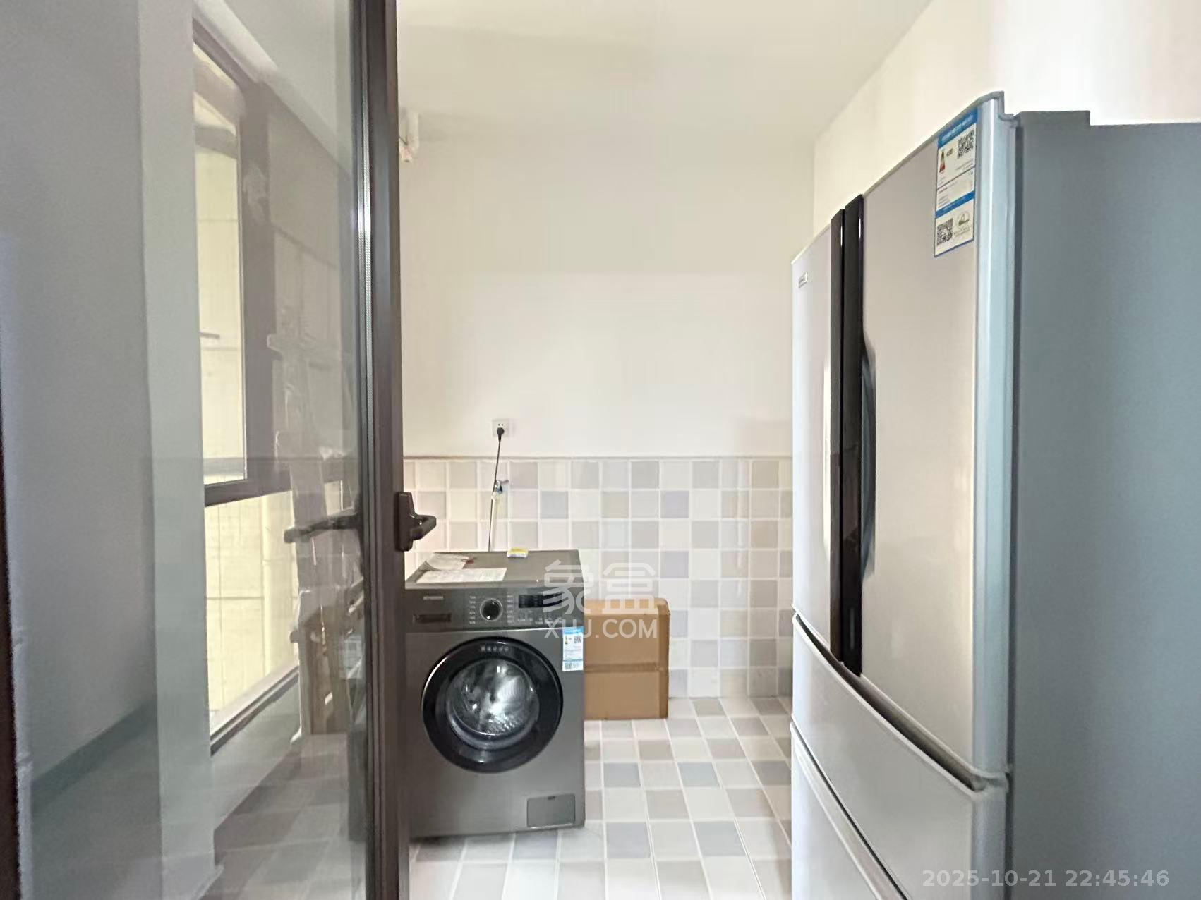 保利西海岸A区  2室2厅1卫    2300.0元/月室内图