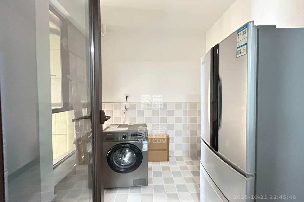 保利西海岸A区  2室2厅1卫    2300.0元/月 保利西海岸A区  2室2厅1卫    2300.0元/月室内图