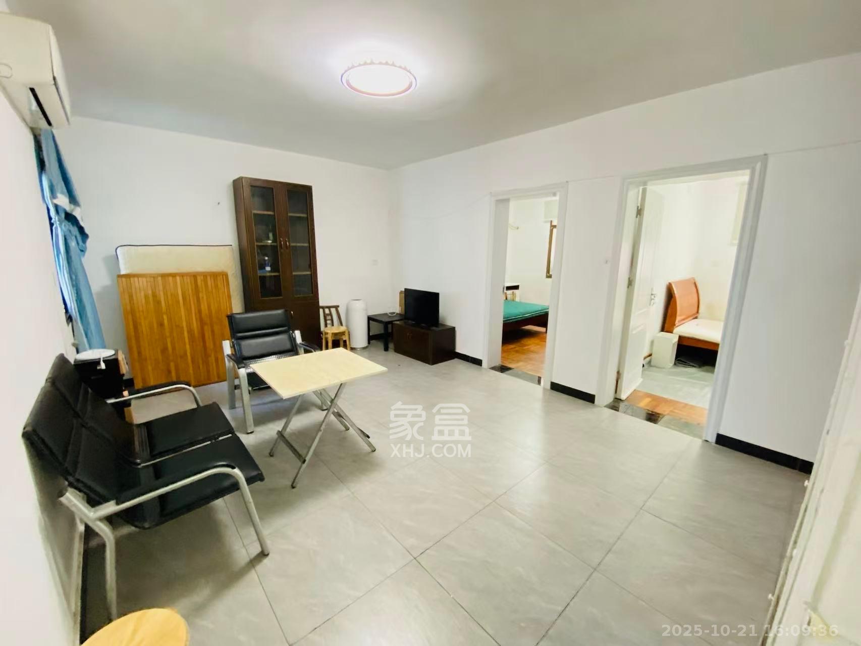 向家湾社区(含富湘公寓) 3室1厅1卫 1800.0元/月 向家湾社区(含富湘公寓) 3室1厅1卫 1800.0元/月室内图