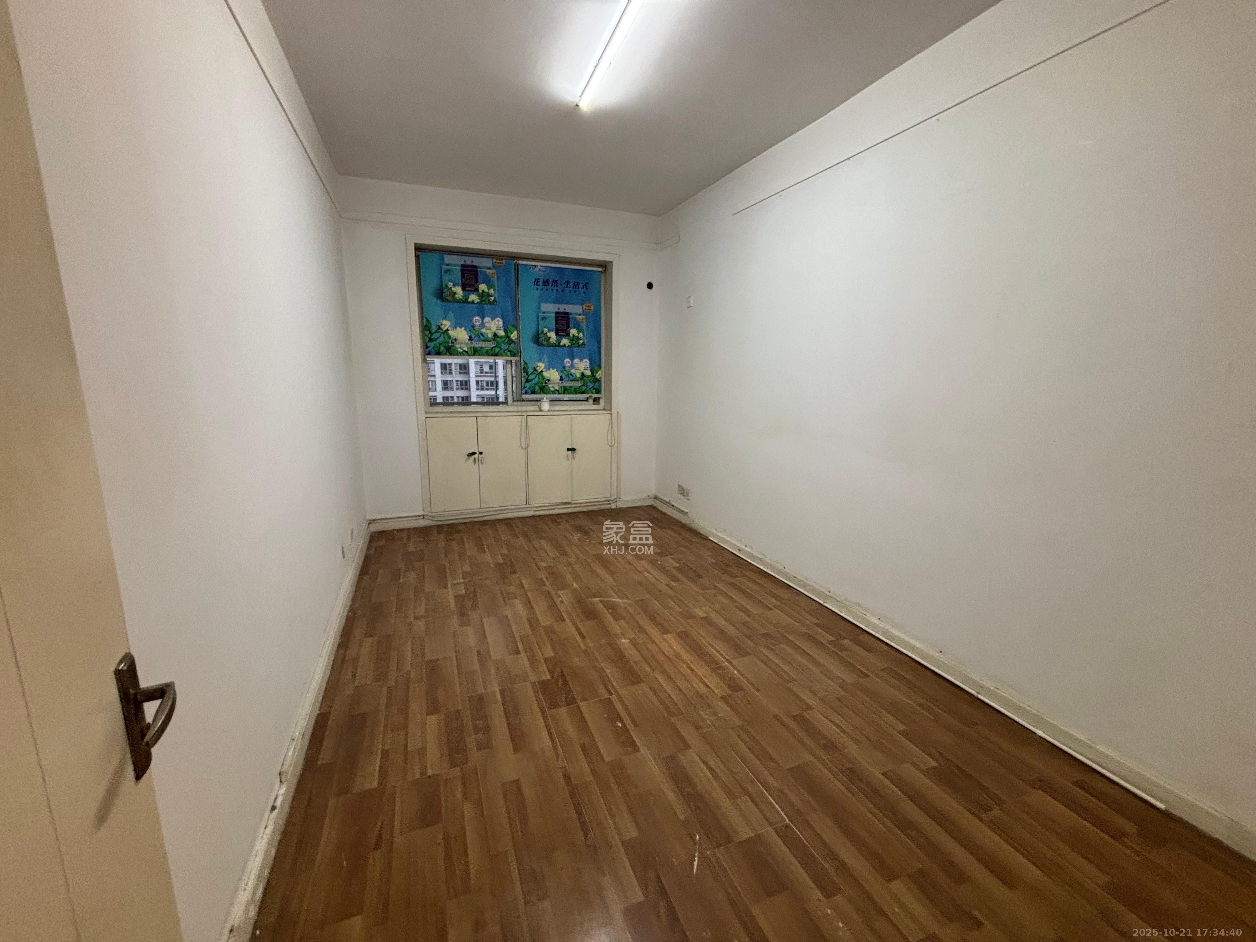 新世纪花苑  4室2厅2卫    4600.0元/月 新世纪花苑  4室2厅2卫    4600.0元/月室内图