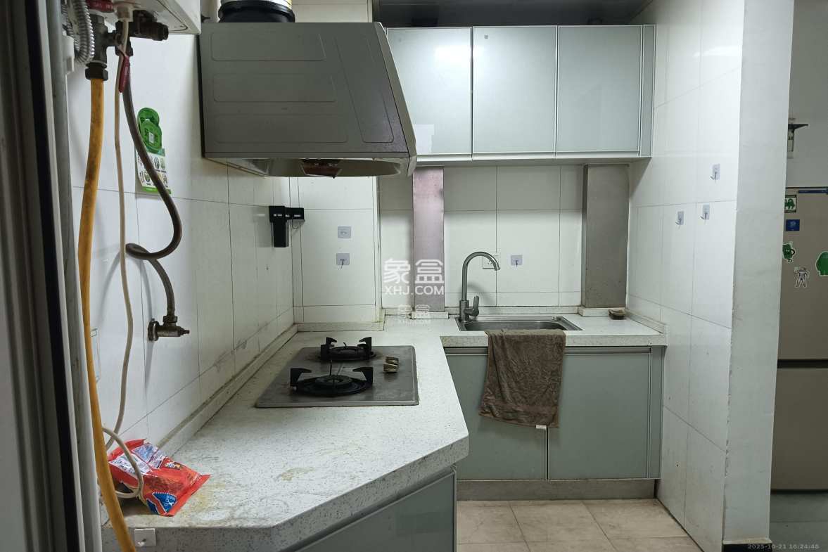 白沙晶城 1室1厅1卫 2300.0元/月 白沙晶城 1室1厅1卫 2300.0元/月室内图