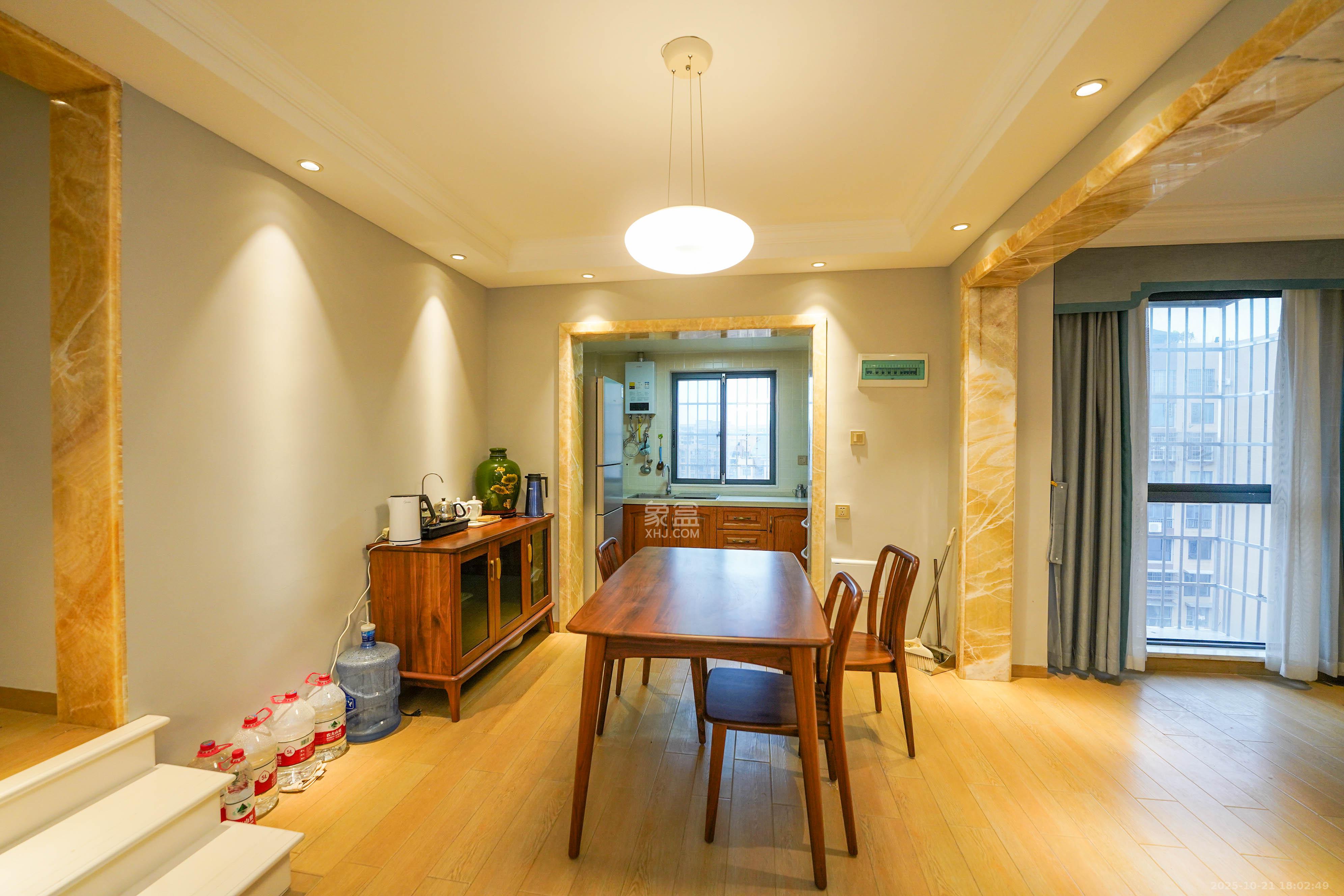 嘉华城(一期) 3室2厅1卫 136.0万 嘉华城(一期) 3室2厅1卫 136.0万客厅