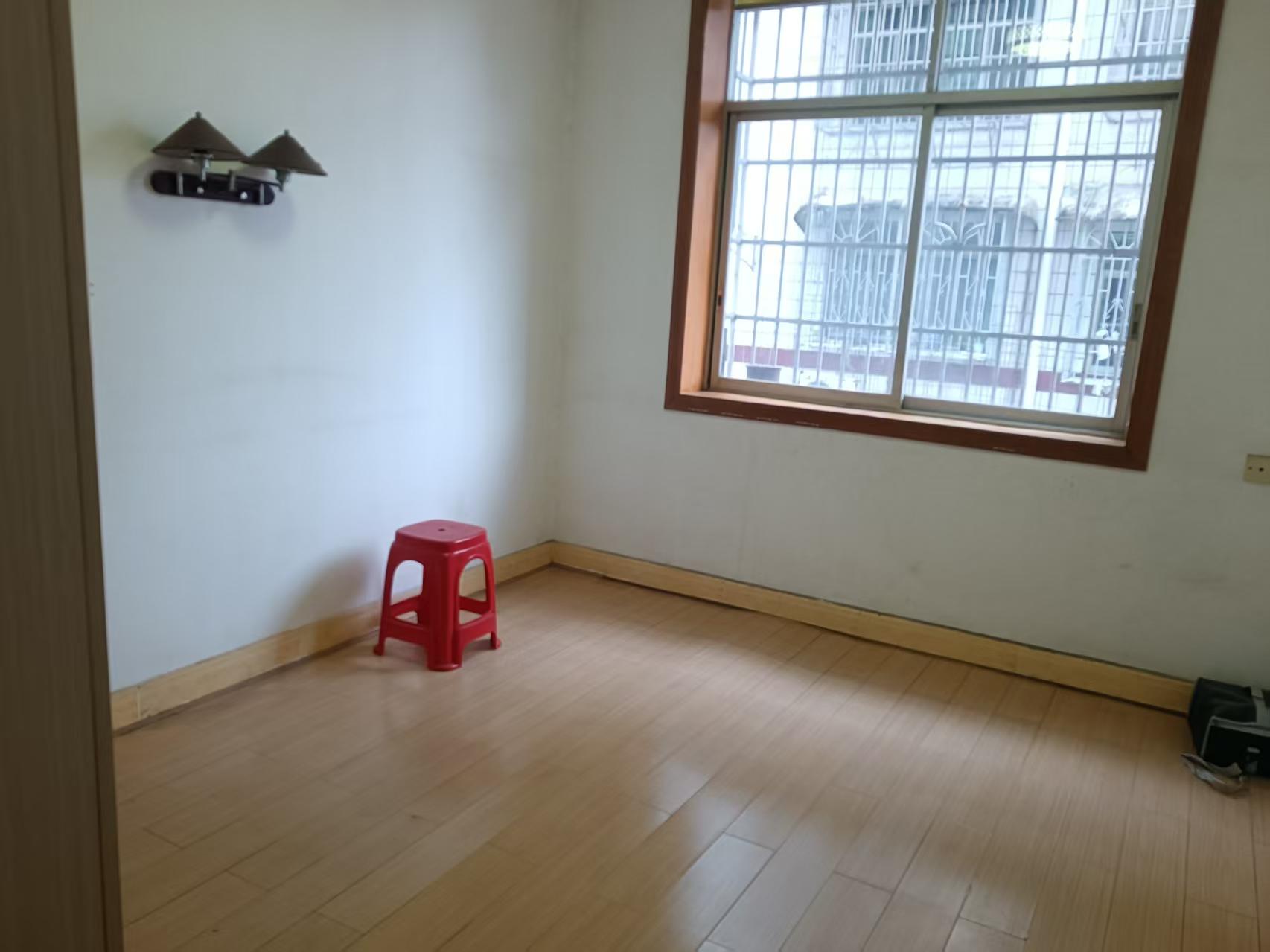 赫山区桃花仑办事处茶亭街社区  3室2厅1卫    28.8万室内图