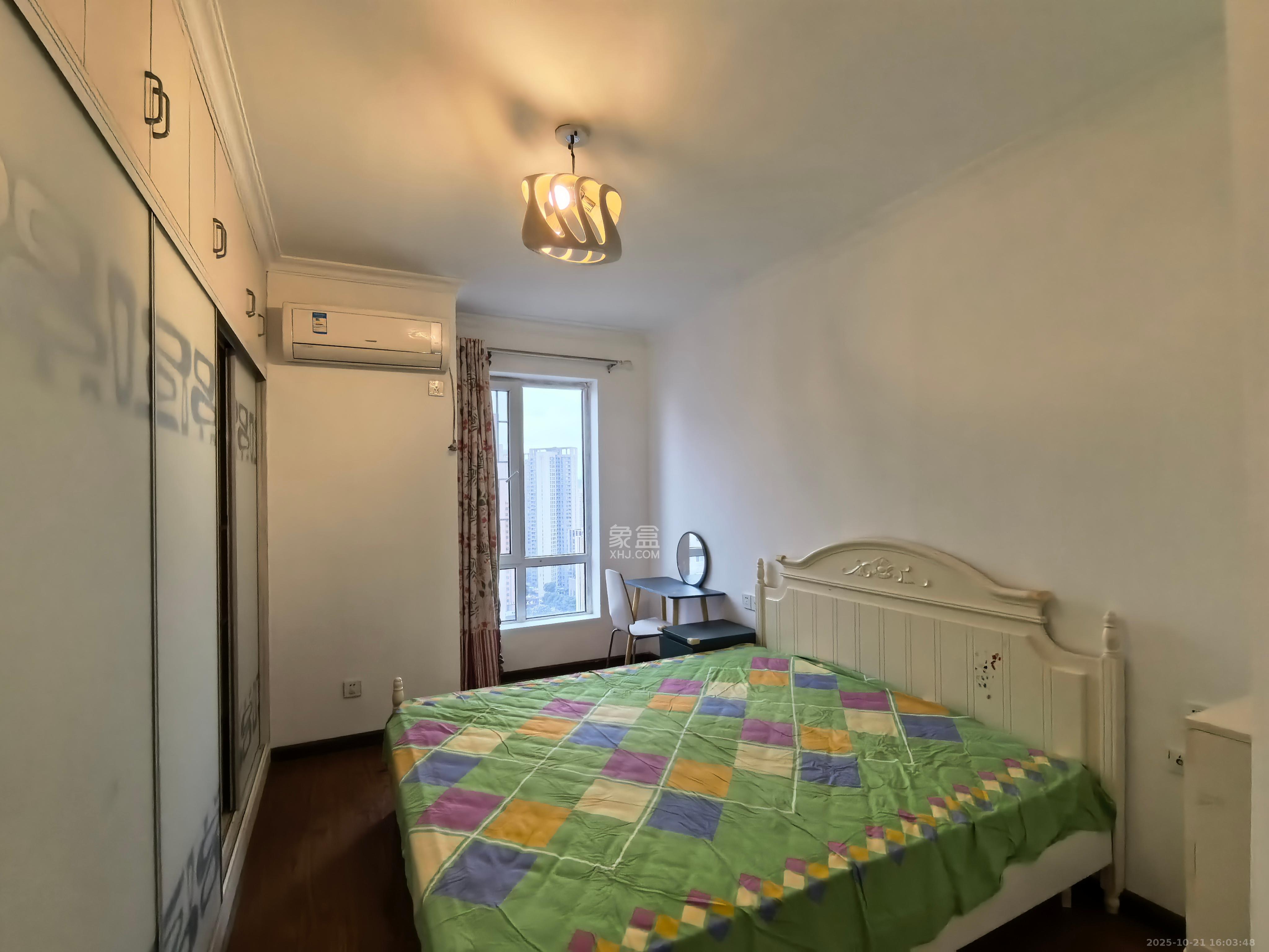 万国城(当代满庭春MOMA)二期  1室2厅1卫    2300.0元/月 万国城(当代满庭春MOMA)二期  1室2厅1卫    2300.0元/月室内图