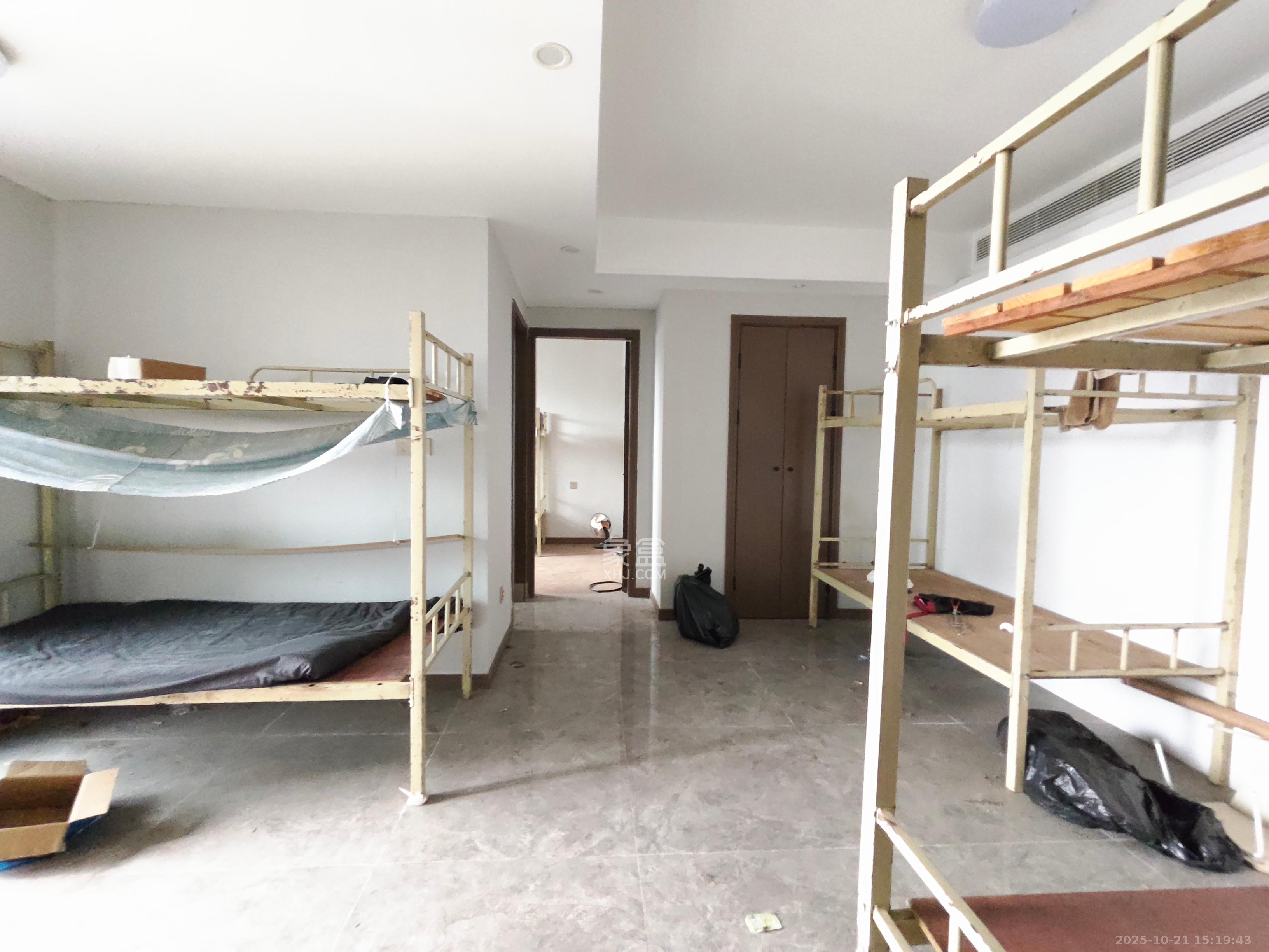 梦想麓隐天境  4室2厅2卫    3500.0元/月室内图