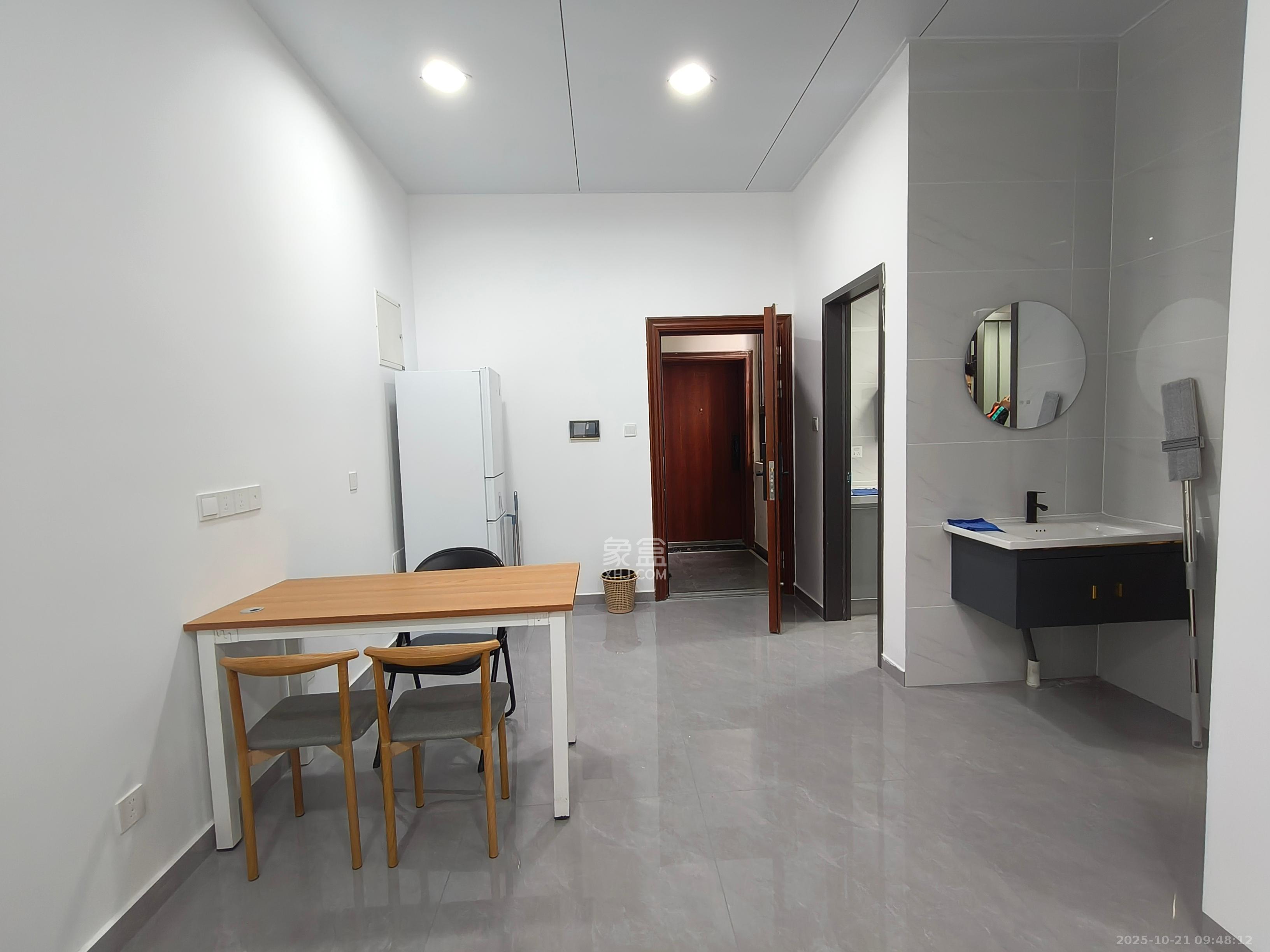 碧桂园星荟  1室1厅1卫    1400.0元/月 碧桂园星荟  1室1厅1卫    1400.0元/月室内图