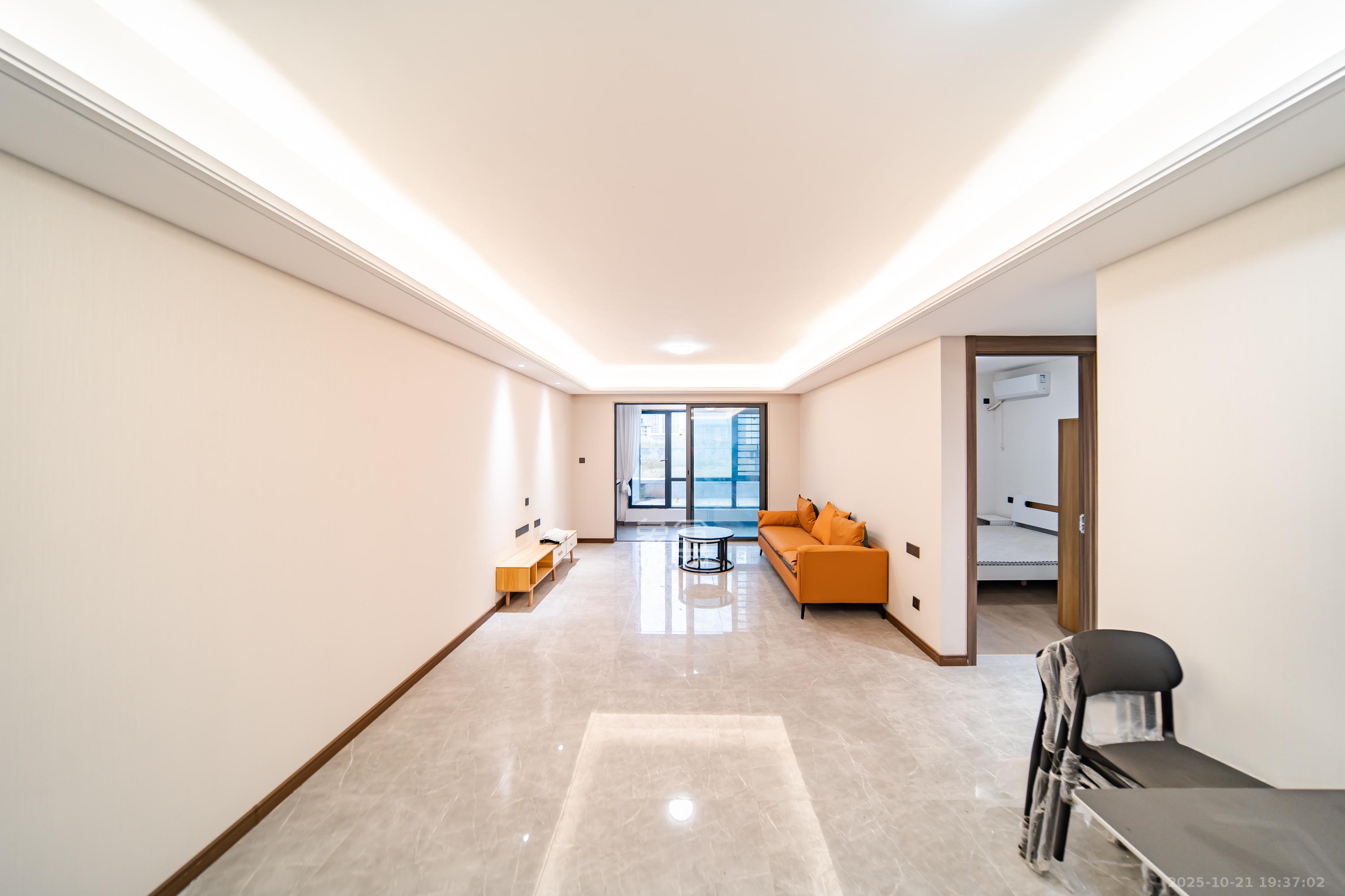 卓越洋湖晴翠  3室1厅1卫    188.0万