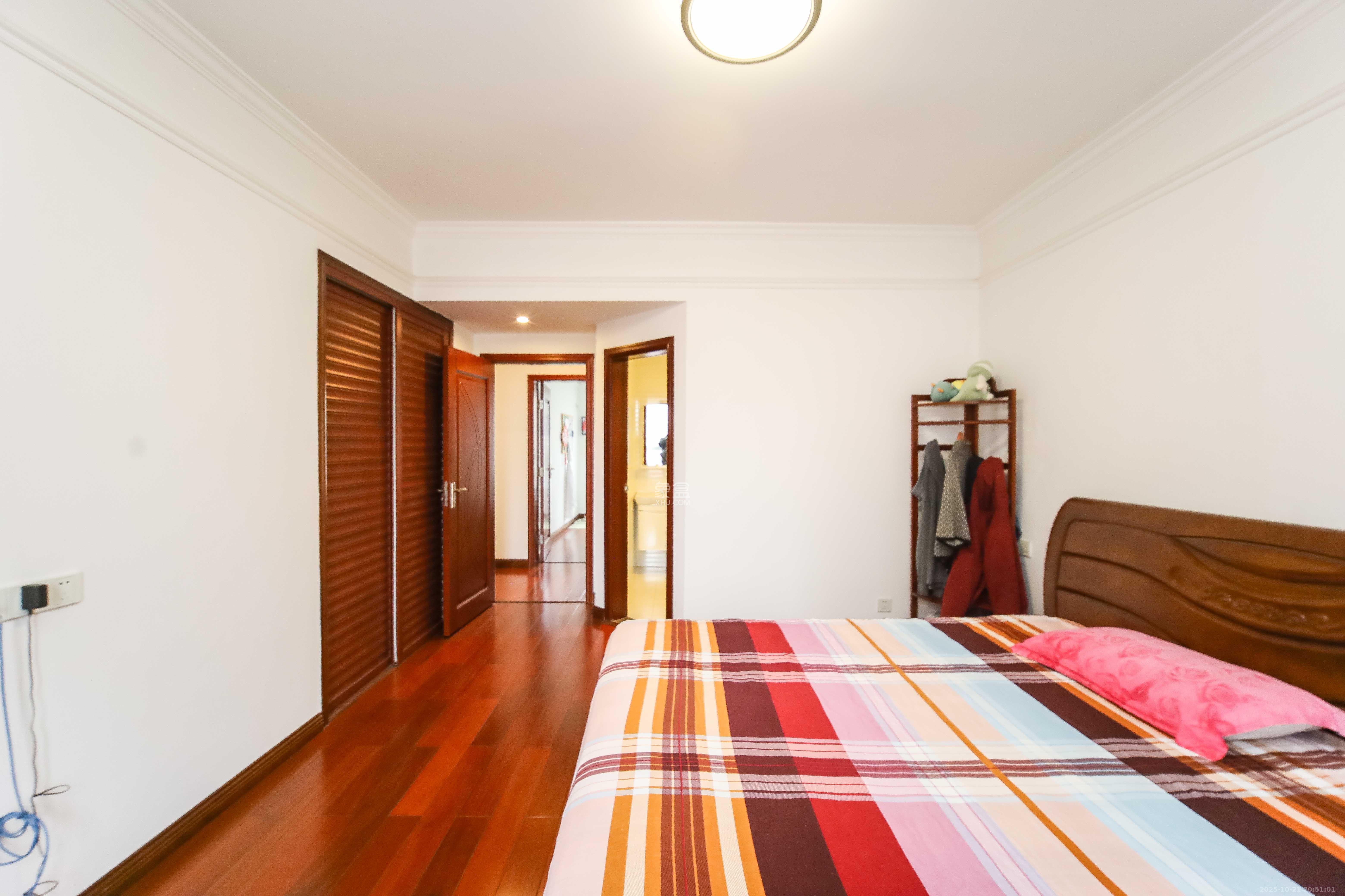 荷花园电信宿舍(天辰荷花苑)  3室2厅2卫    135.0万 荷花园电信宿舍(天辰荷花苑)  3室2厅2卫    135.0万卧室