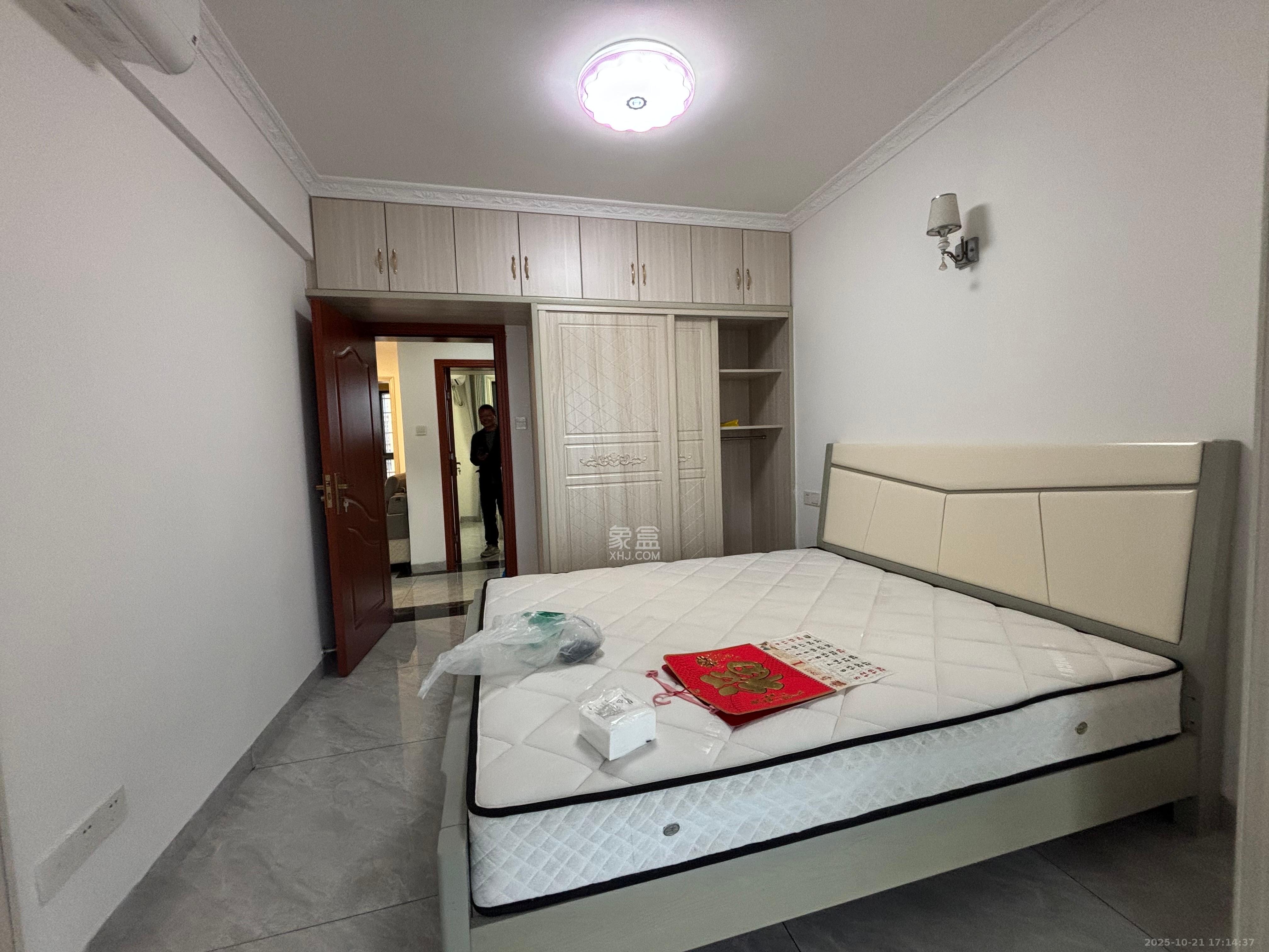 星城新宇川河苑  3室2厅1卫    2200.0元/月室内图