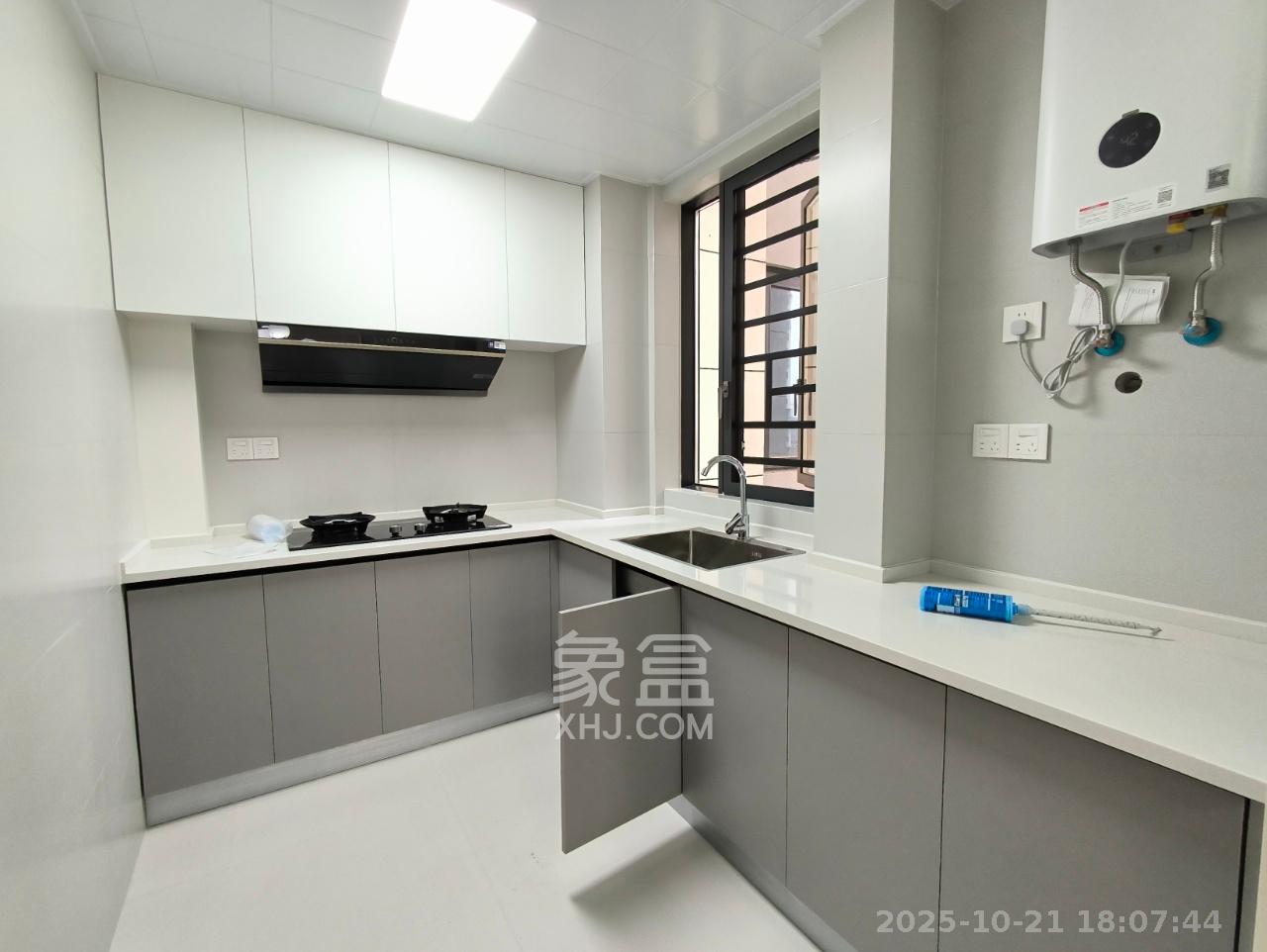 和景家园二期  2室1厅1卫    1800.0元/月 和景家园二期  2室1厅1卫    1800.0元/月室内图1