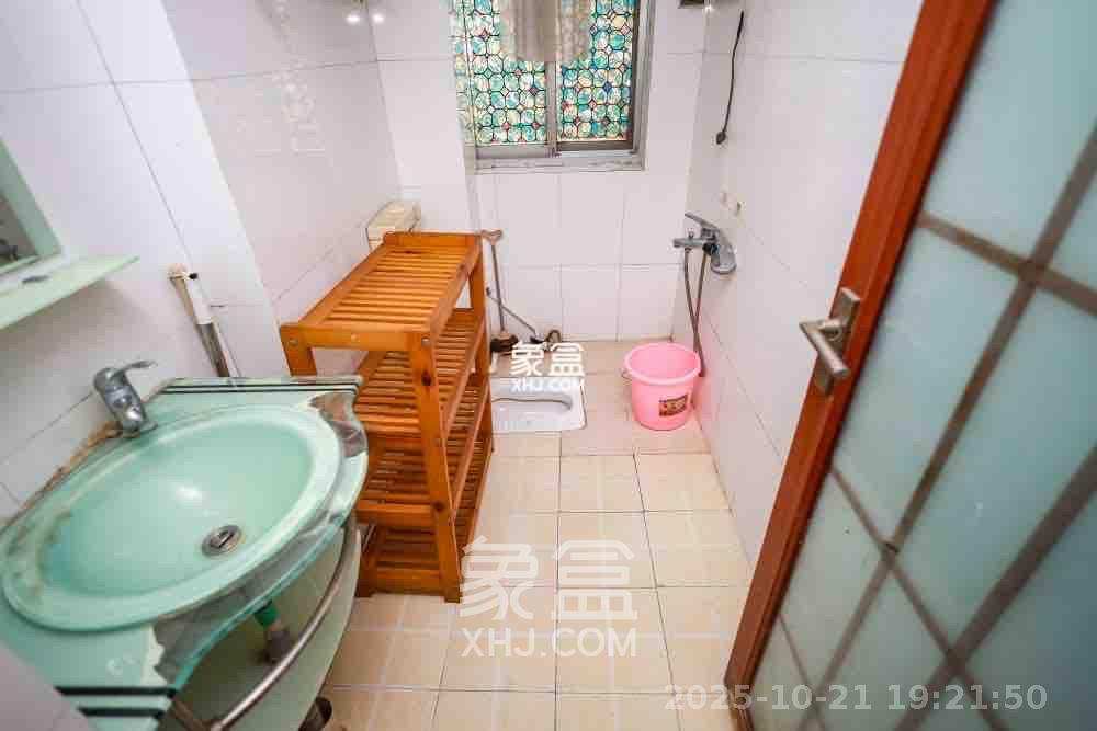 咸嘉新村嘉兴苑  2室2厅1卫    1800.0元/月 咸嘉新村嘉兴苑  2室2厅1卫    1800.0元/月室内图