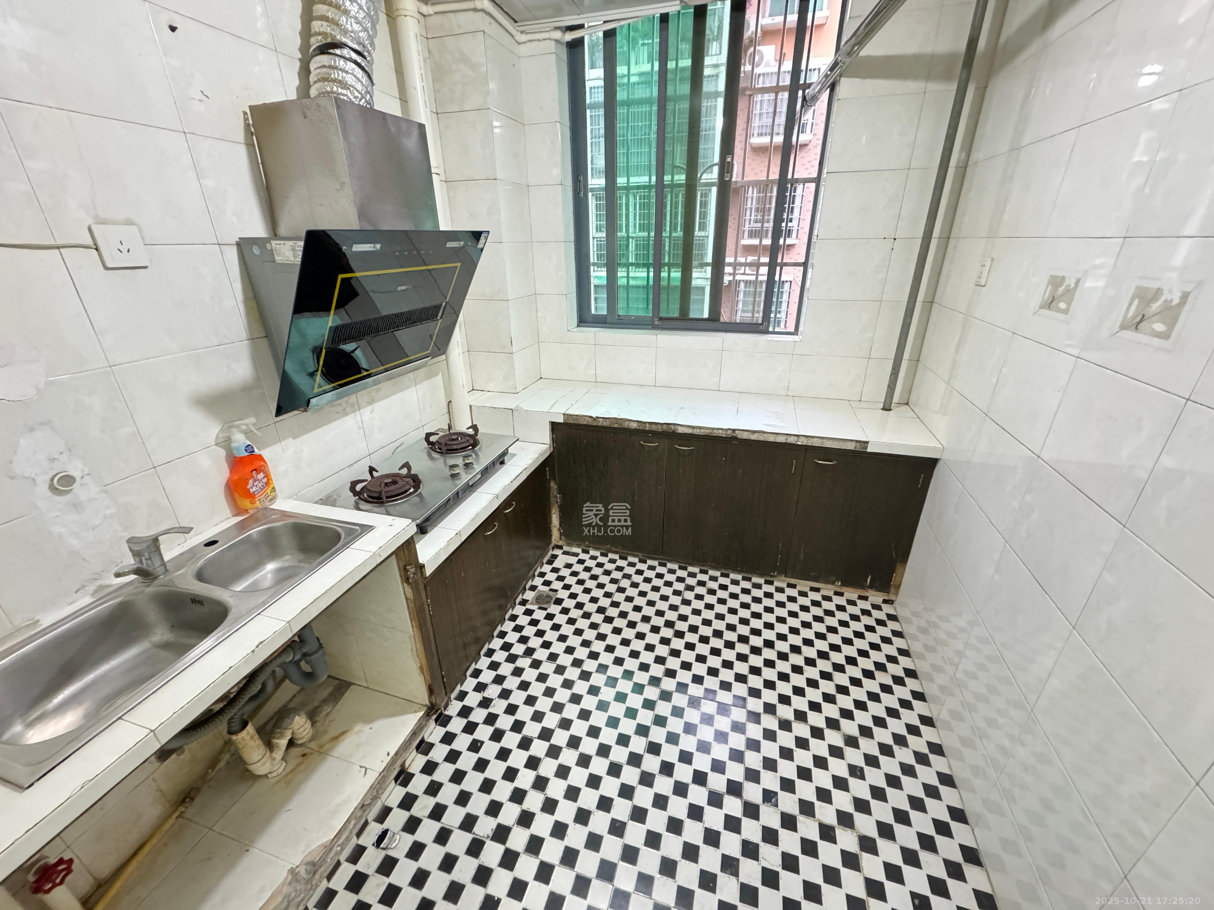 天峰名苑  2室2厅1卫    1900.0元/月室内图