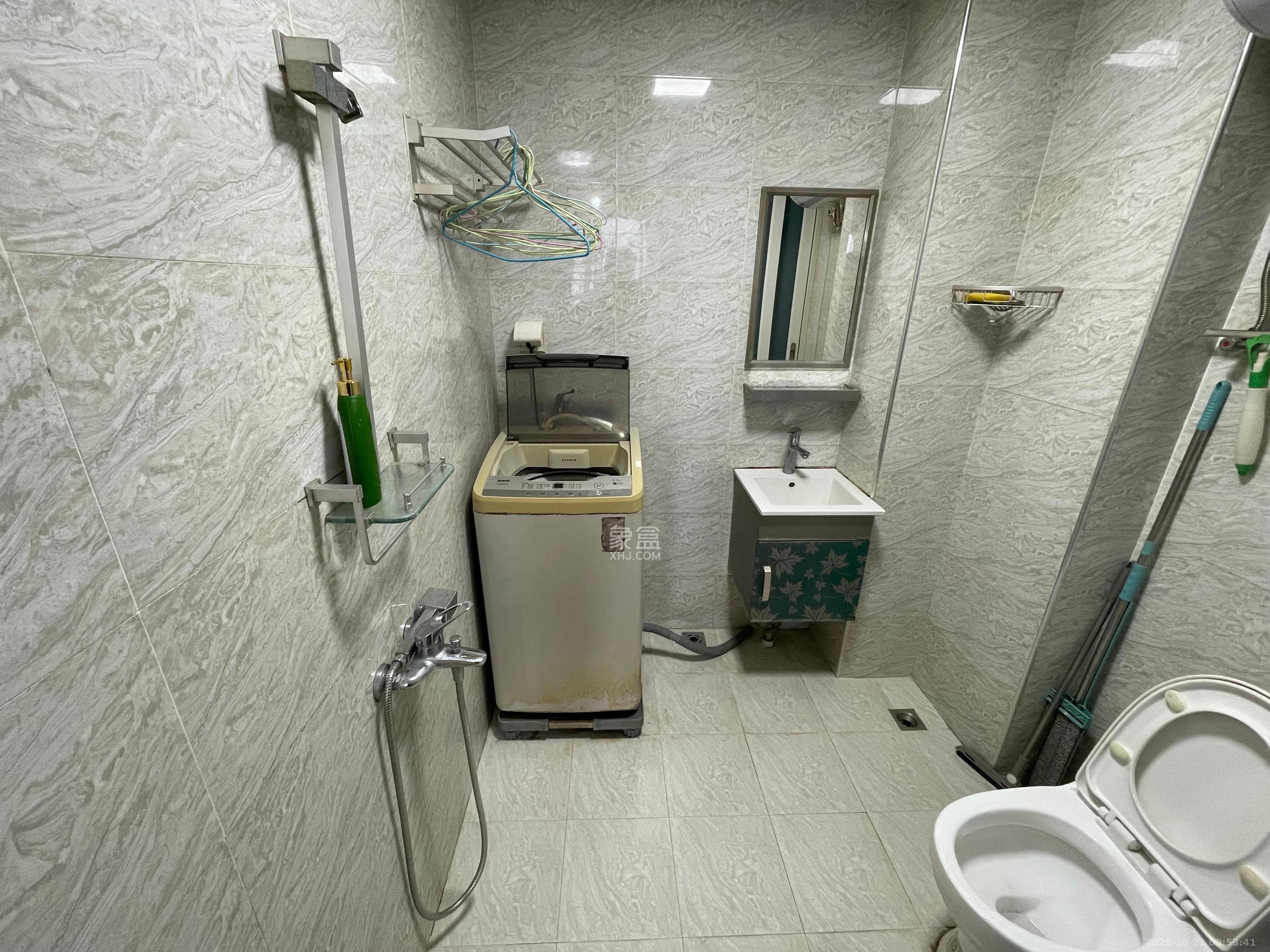 枫华府第  1室1厅1卫    1200.0元/月室内图