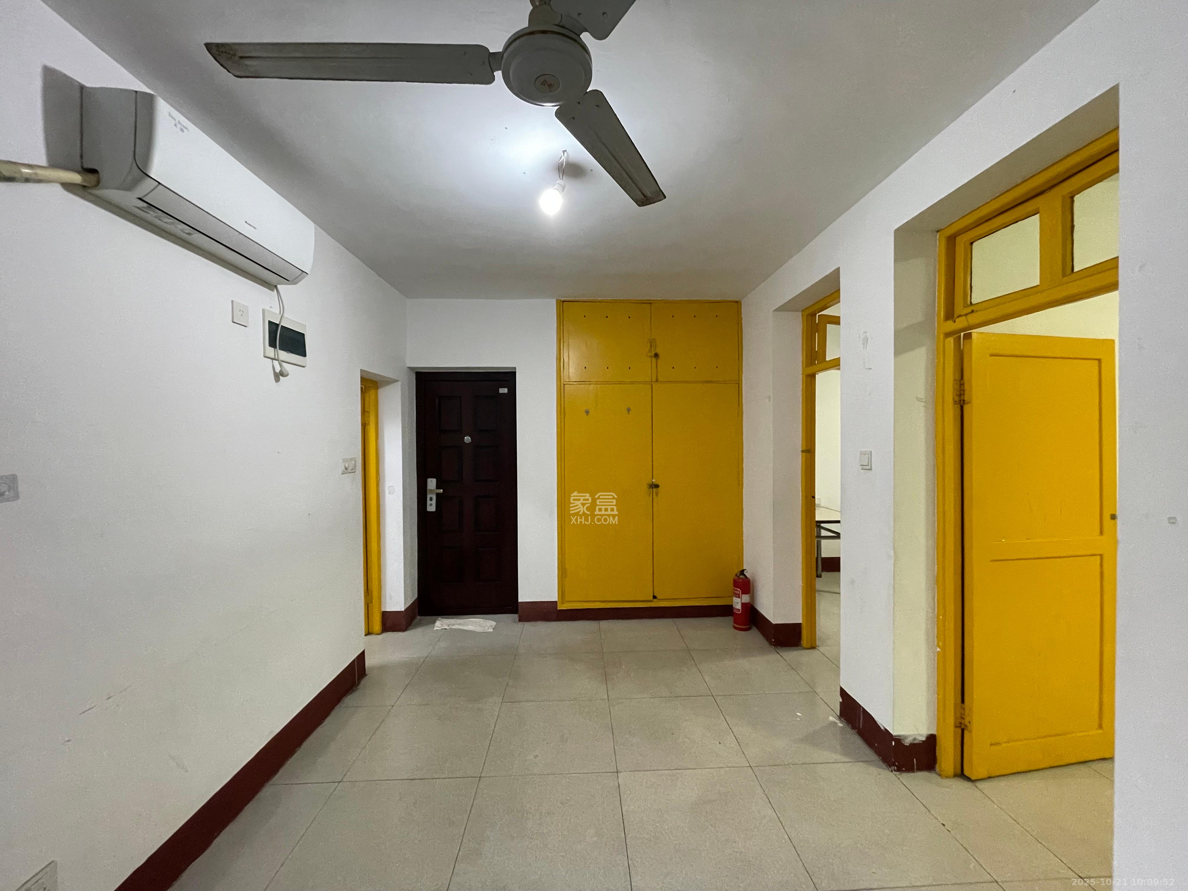 安塑宿舍 2室1厅1卫 1400.0元/月 安塑宿舍 2室1厅1卫 1400.0元/月室内图