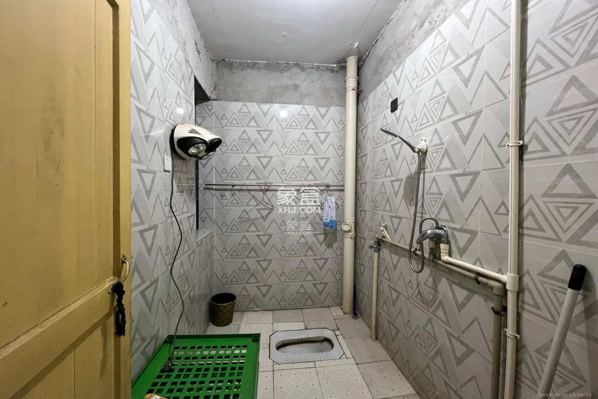 龙福小区  2室1厅1卫    1000.0元/月 龙福小区  2室1厅1卫    1000.0元/月室内图