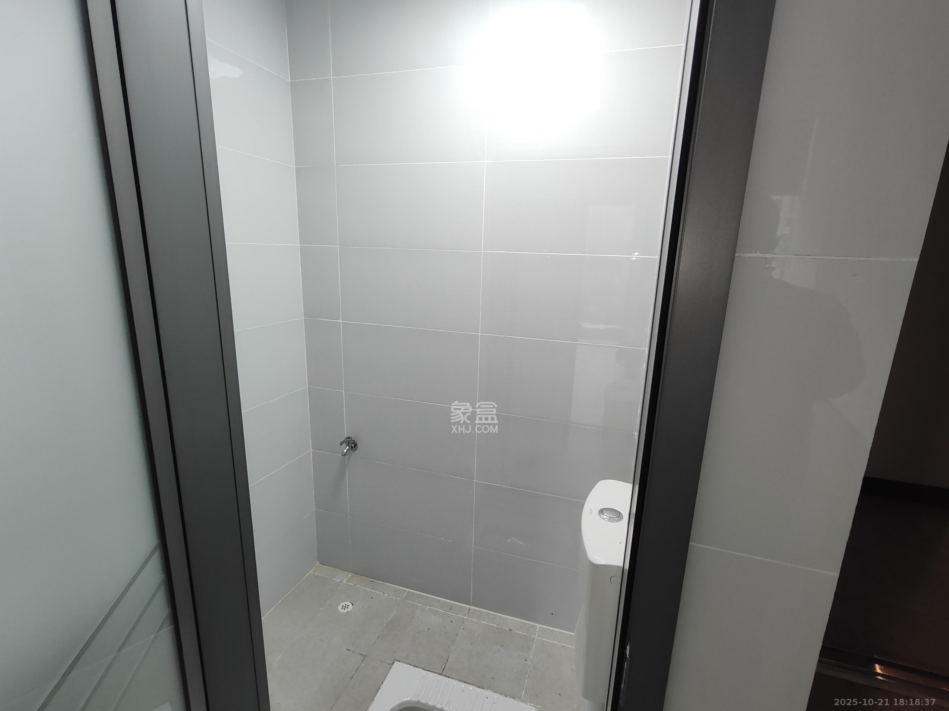 广大商务大厦  1室1厅1卫    3680.0元/月 广大商务大厦  1室1厅1卫    3680.0元/月室内图