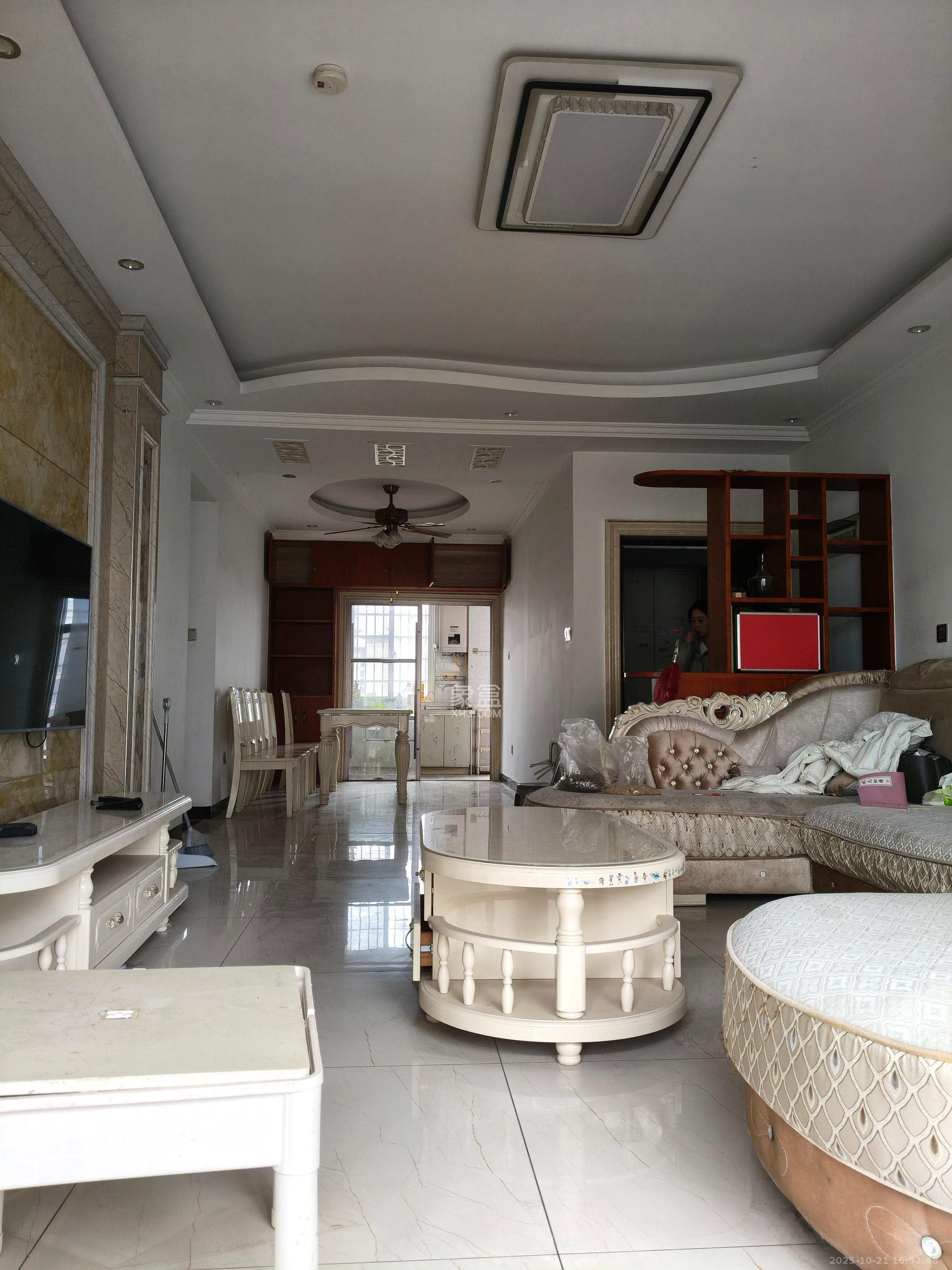 豪庭（江城豪庭）  3室2厅2卫    2300.0元/月