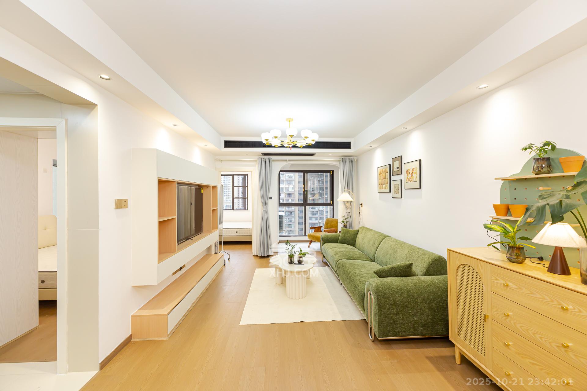 勤诚达境界城 3室2厅1卫 76.8万 勤诚达境界城 3室2厅1卫 76.8万客厅