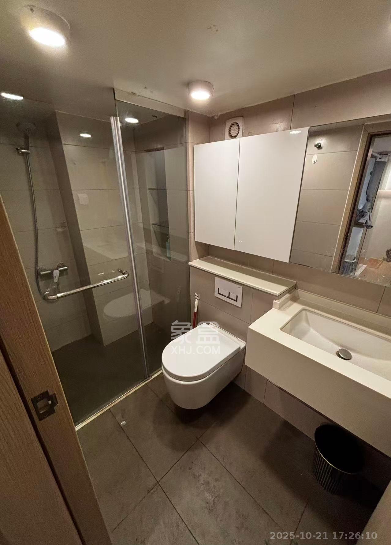 时代年华  2室1厅2卫    1800.0元/月室内图