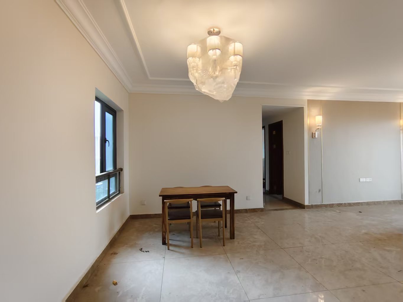 恒大名都  3室2厅2卫    1800.0元/月室内图