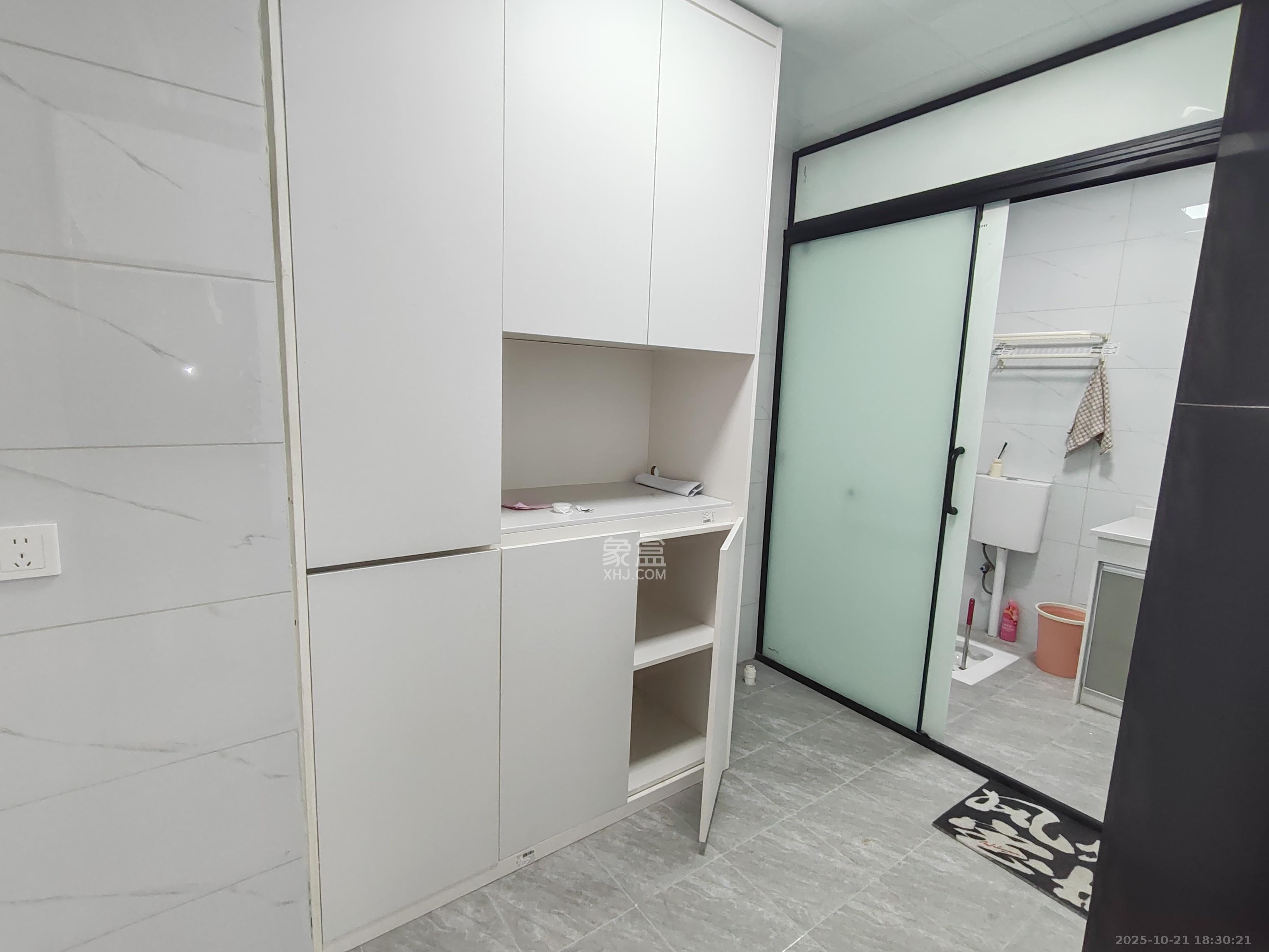 广大商务大厦  1室1厅1卫    1800.0元/月室内图