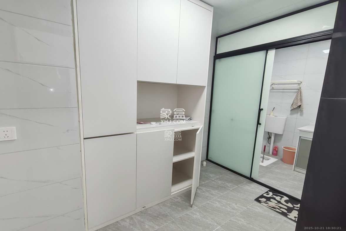 广大商务大厦  1室1厅1卫    1800.0元/月 广大商务大厦  1室1厅1卫    1800.0元/月室内图