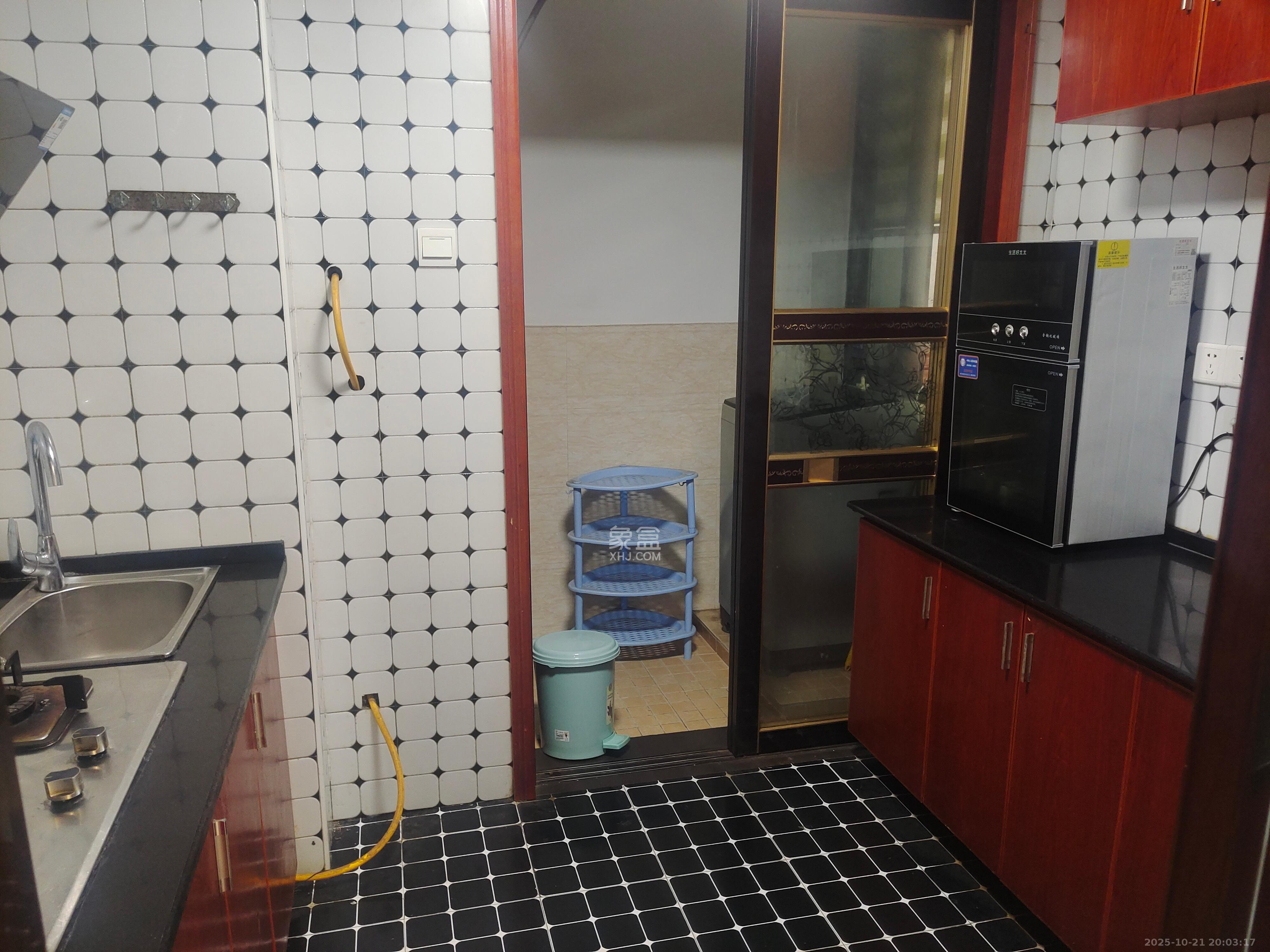 时代公馆  3室2厅1卫    1800.0元/月室内图