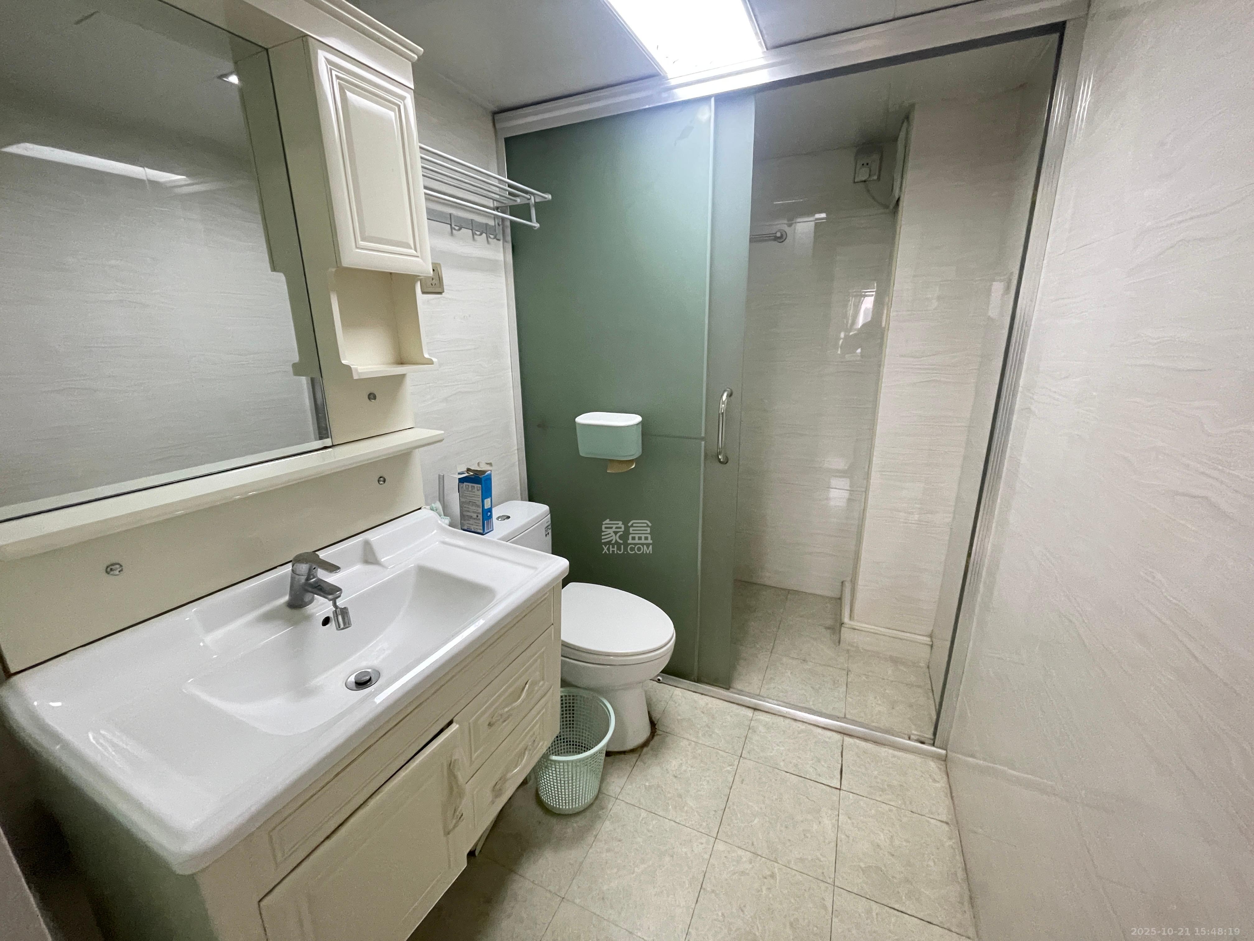 左岸右岸  1室1厅1卫    1800.0元/月室内图