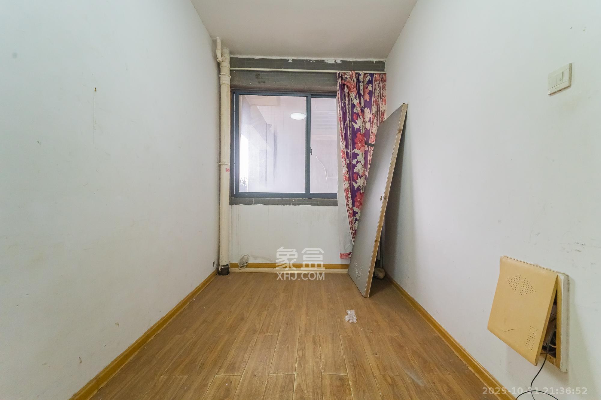 恒基凯旋门一二期 3室2厅2卫 110.0万 恒基凯旋门一二期 3室2厅2卫 110.0万卧室