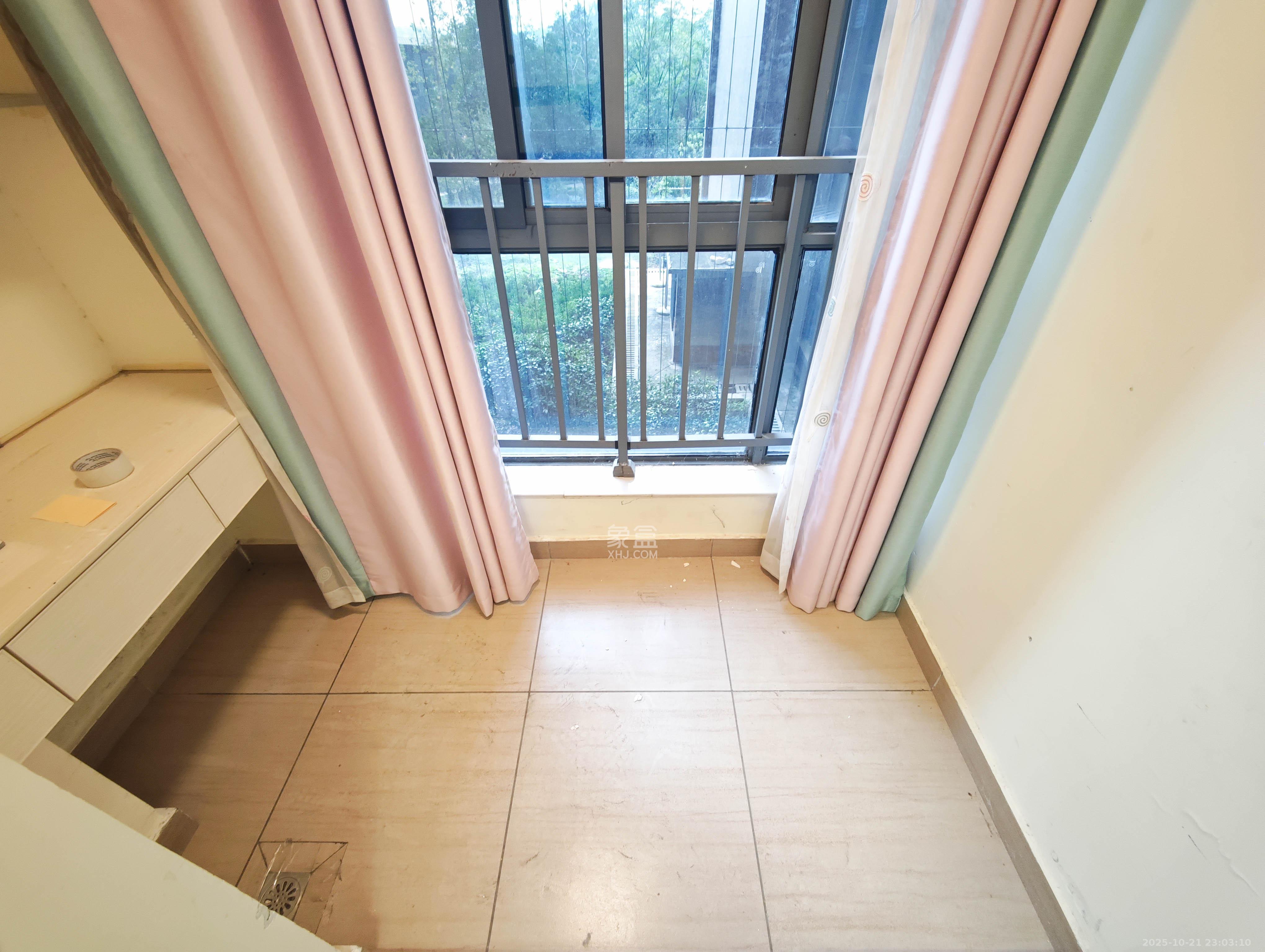 碧桂园南城首府(东宸林海) 4室2厅2卫 95.0万 碧桂园南城首府(东宸林海) 4室2厅2卫 95.0万阳台