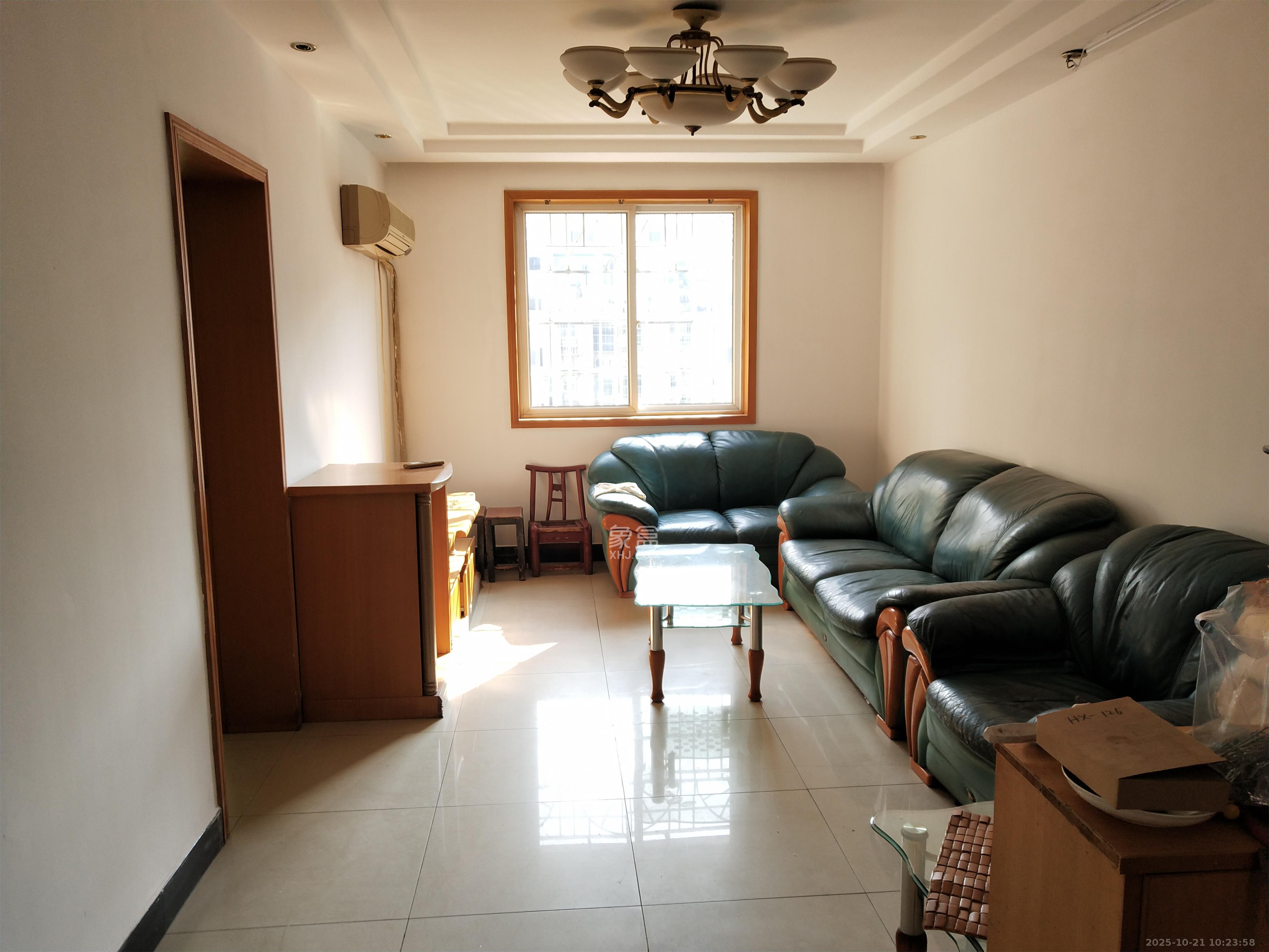 德政园  3室1厅1卫    2000.0元/月室内图