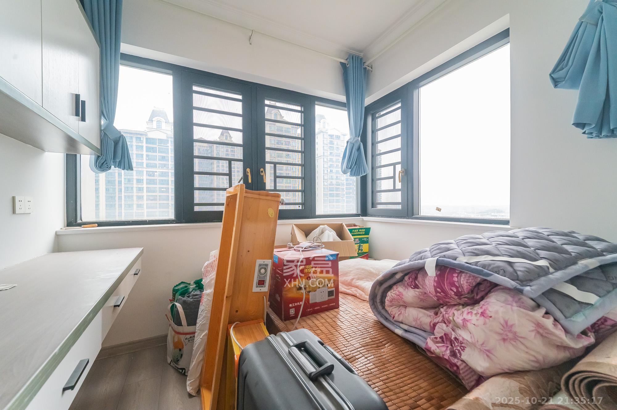 中建悦和城  4室2厅2卫    125.8万 中建悦和城  4室2厅2卫    125.8万卧室