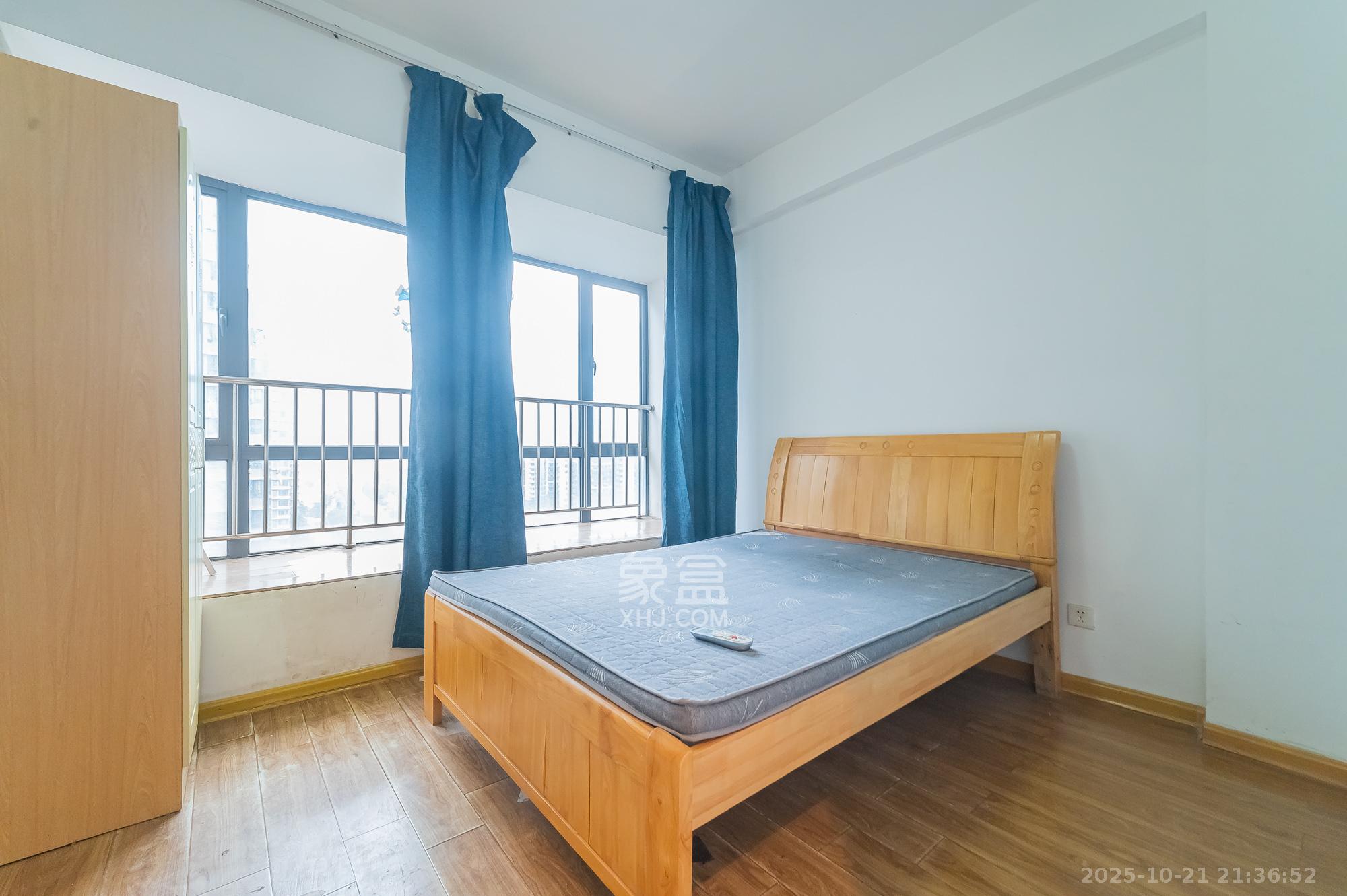 恒基凯旋门一二期  3室2厅2卫    110.0万卧室