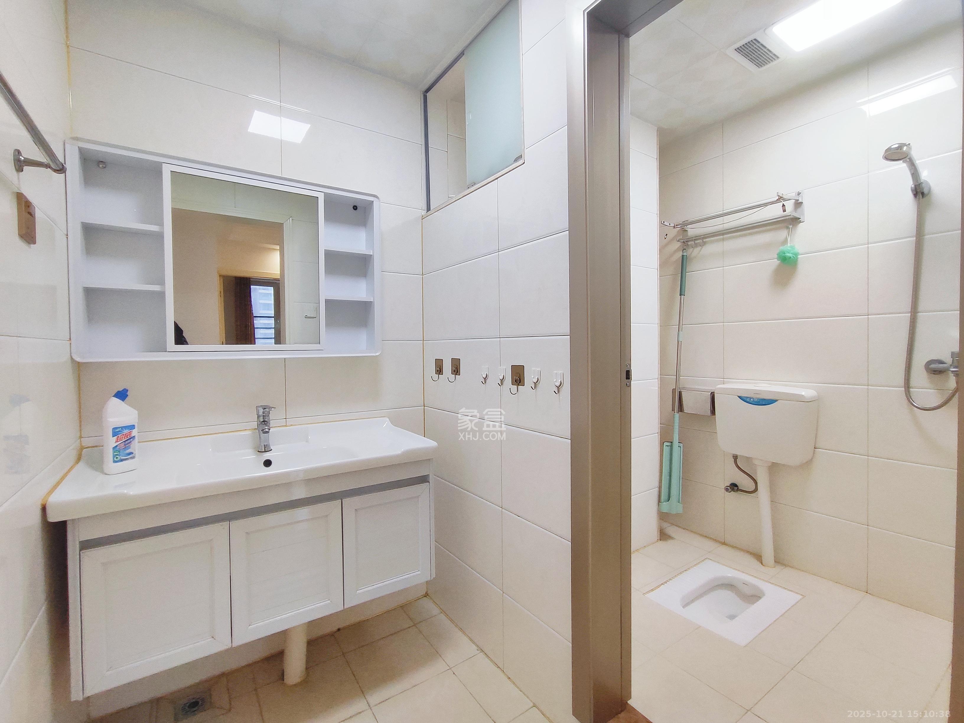 北辰三角洲E4区  3室2厅1卫    2800.0元/月室内图