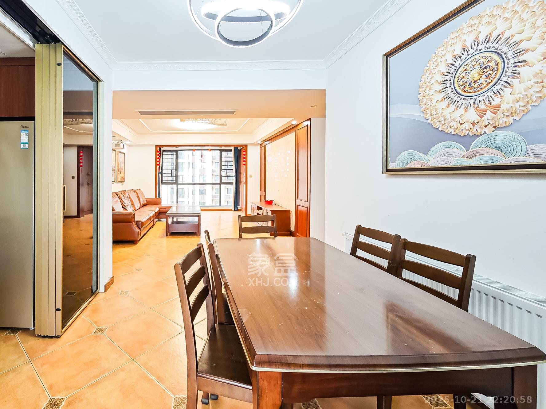 青竹湖曦园  4室2厅2卫    150.0万客厅