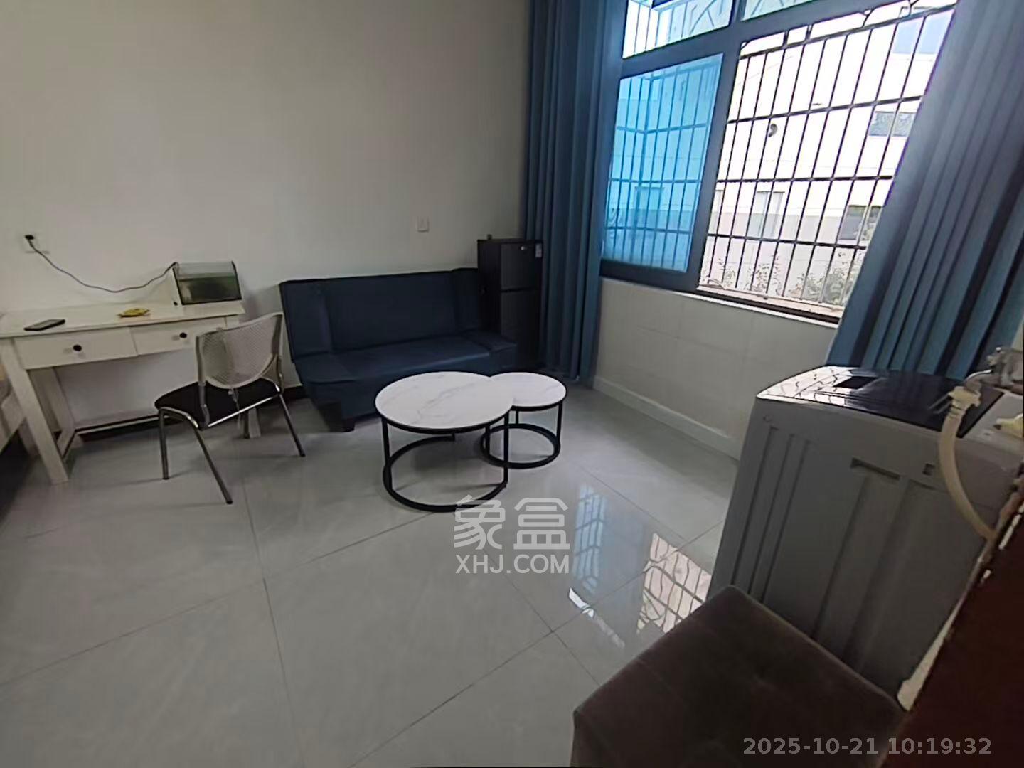 解放四村散盘 1室1厅1卫 1200.0元/月 解放四村散盘 1室1厅1卫 1200.0元/月室内图