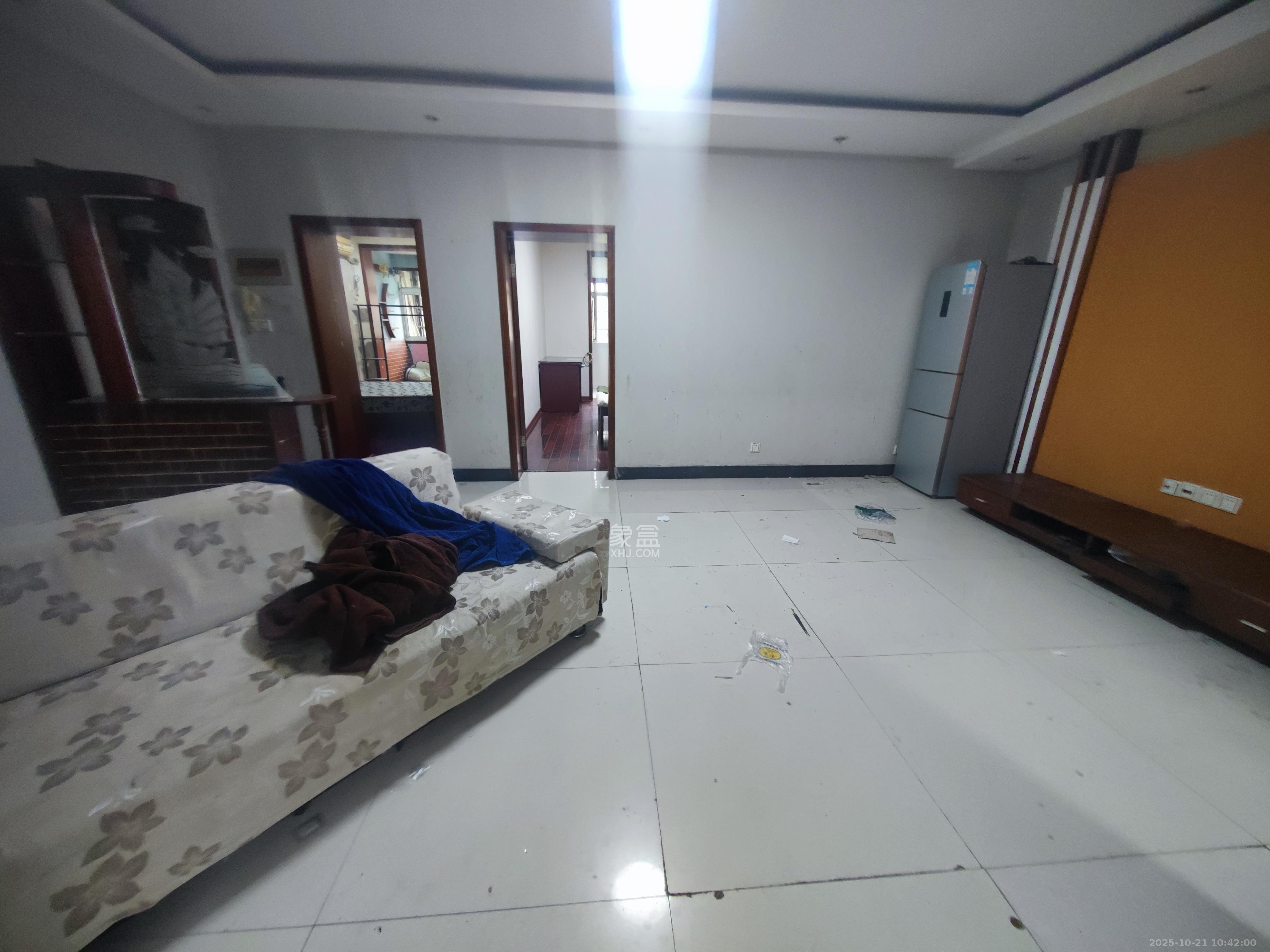 南湖路水工机械厂宿舍  2室1厅1卫    1600.0元/月室内图