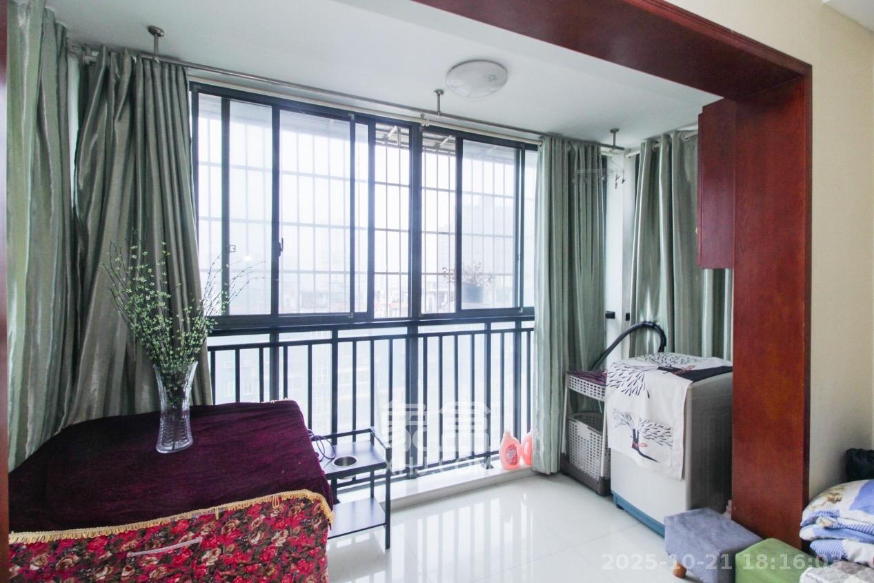 凯姆国际 2室2厅1卫 1800.0元/月 凯姆国际 2室2厅1卫 1800.0元/月室内图