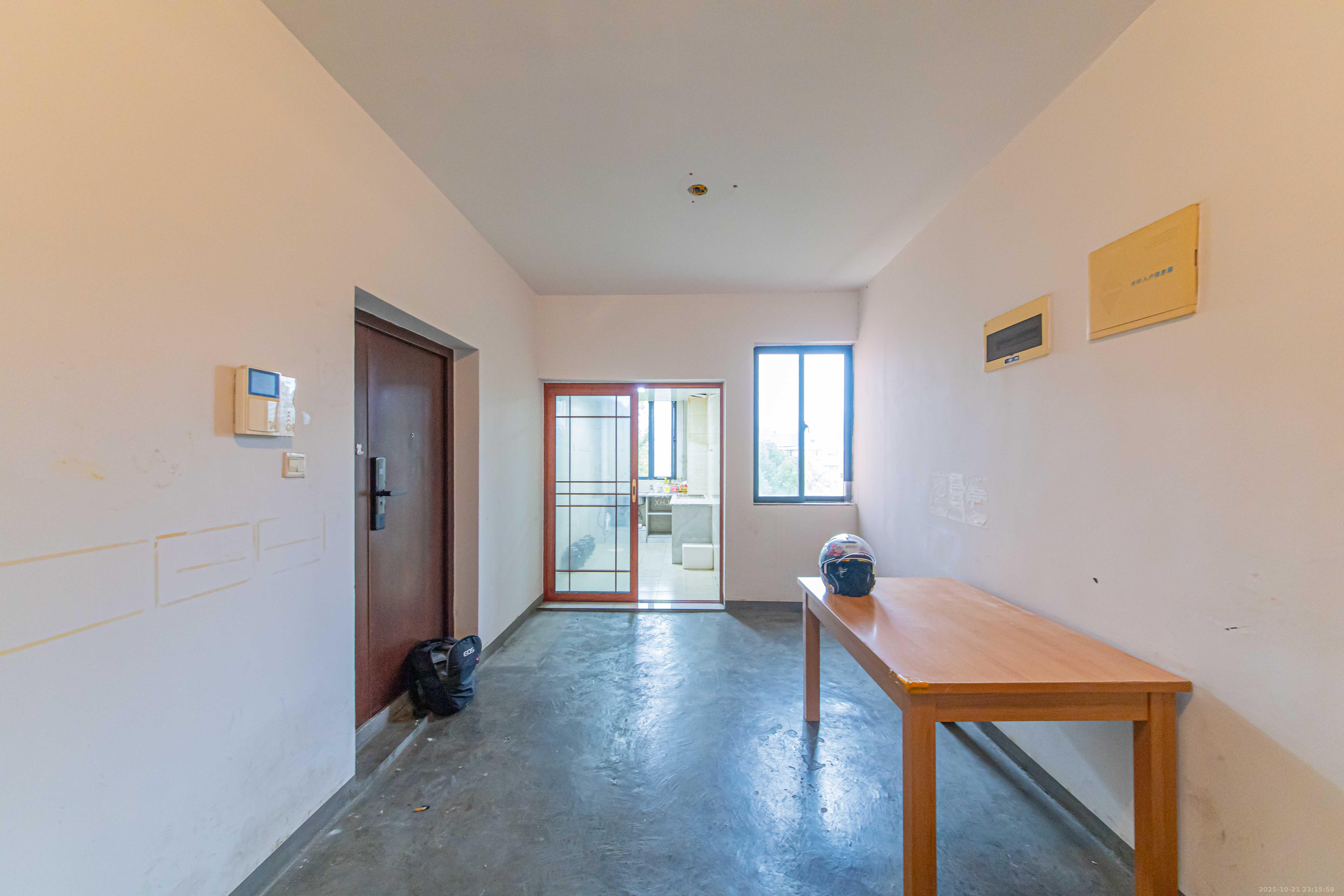 天心金桂园住宅小区 3室2厅2卫 110.0万 天心金桂园住宅小区 3室2厅2卫 110.0万客厅