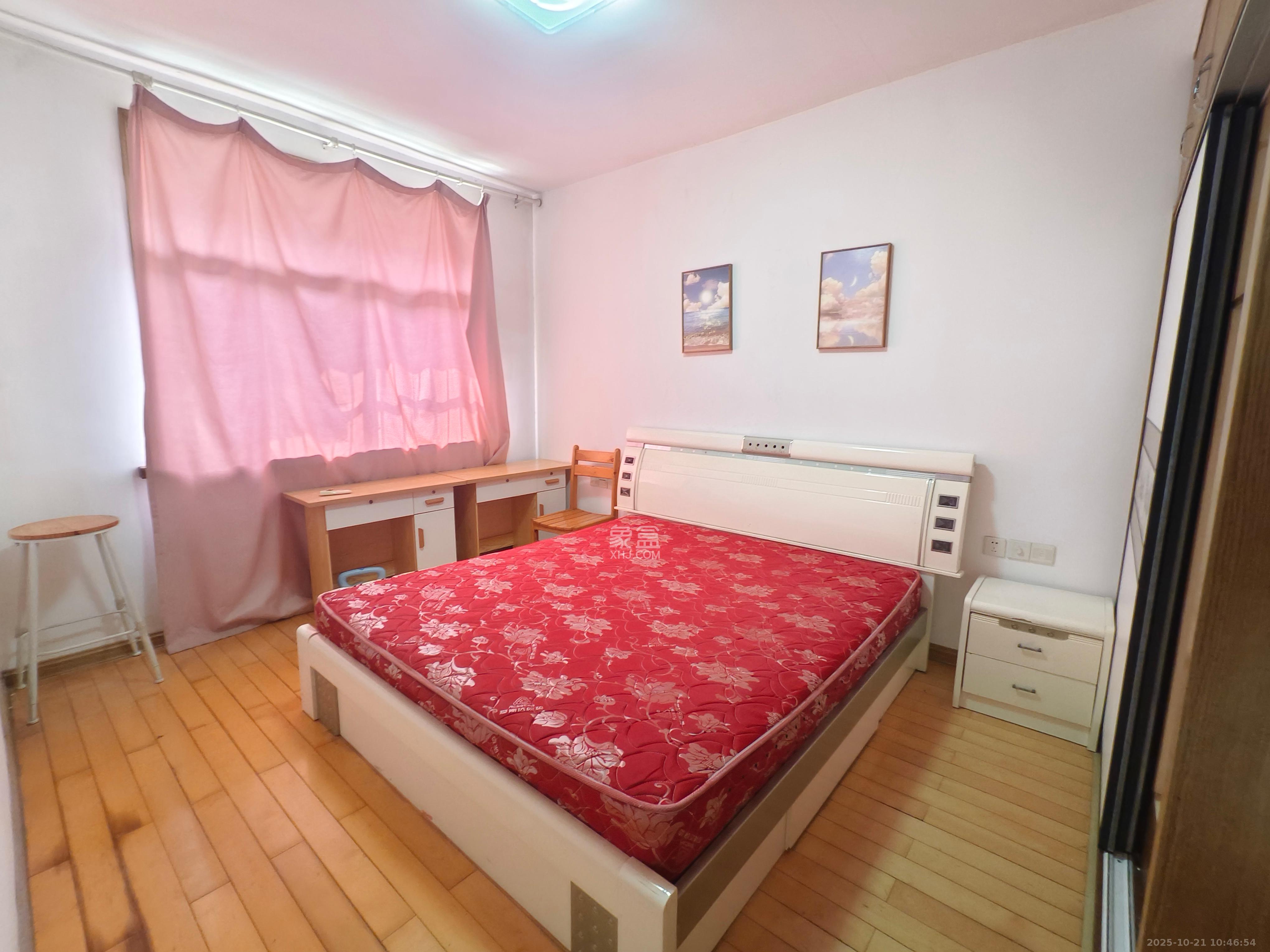 黄鹤小区3片  3室2厅1卫    2200.0元/月 黄鹤小区3片  3室2厅1卫    2200.0元/月室内图1