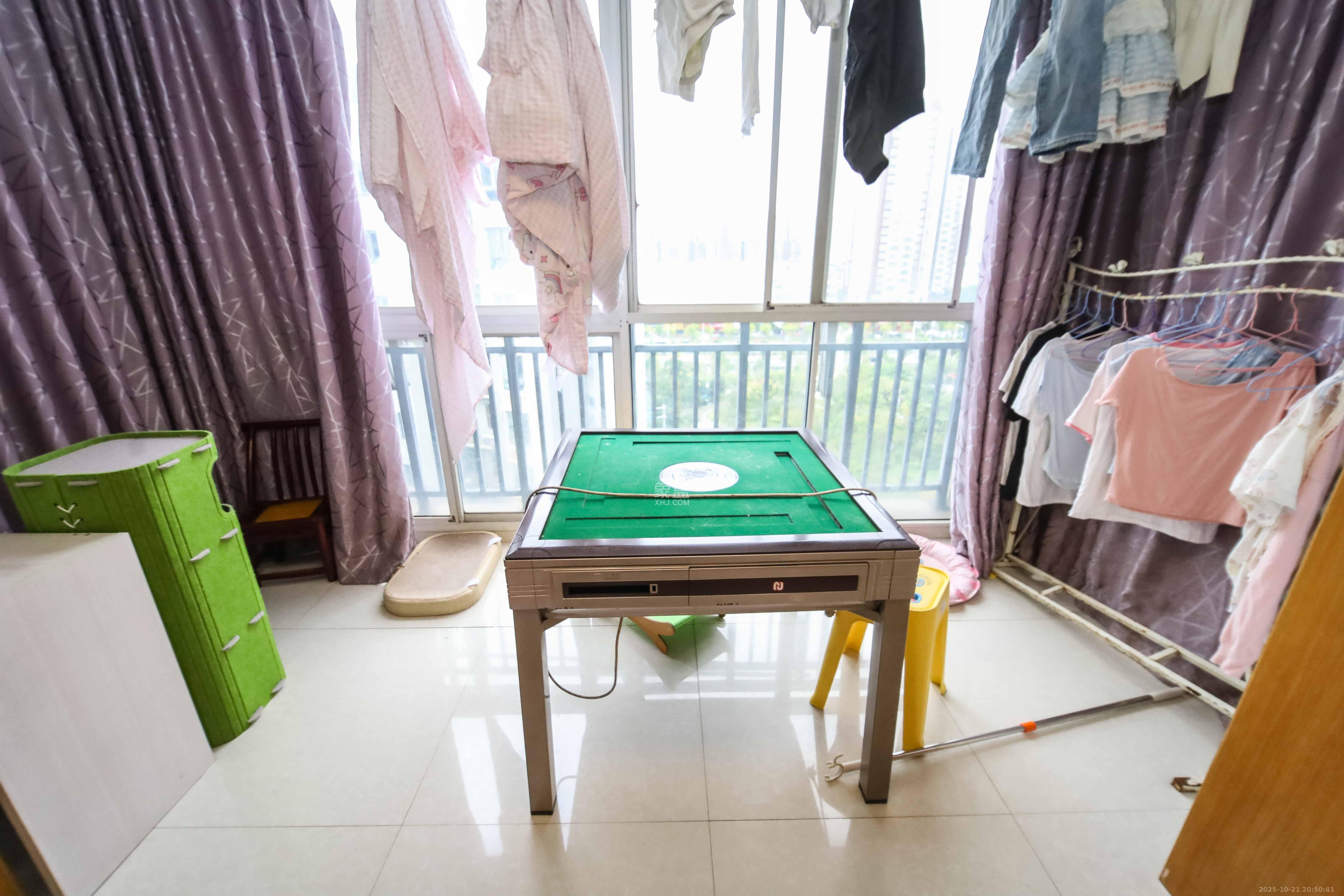 长房东郡  3室2厅2卫    138.0万阳台