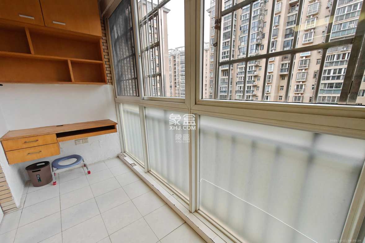 金碧文华  2室2厅1卫    1800.0元/月 金碧文华  2室2厅1卫    1800.0元/月室内图