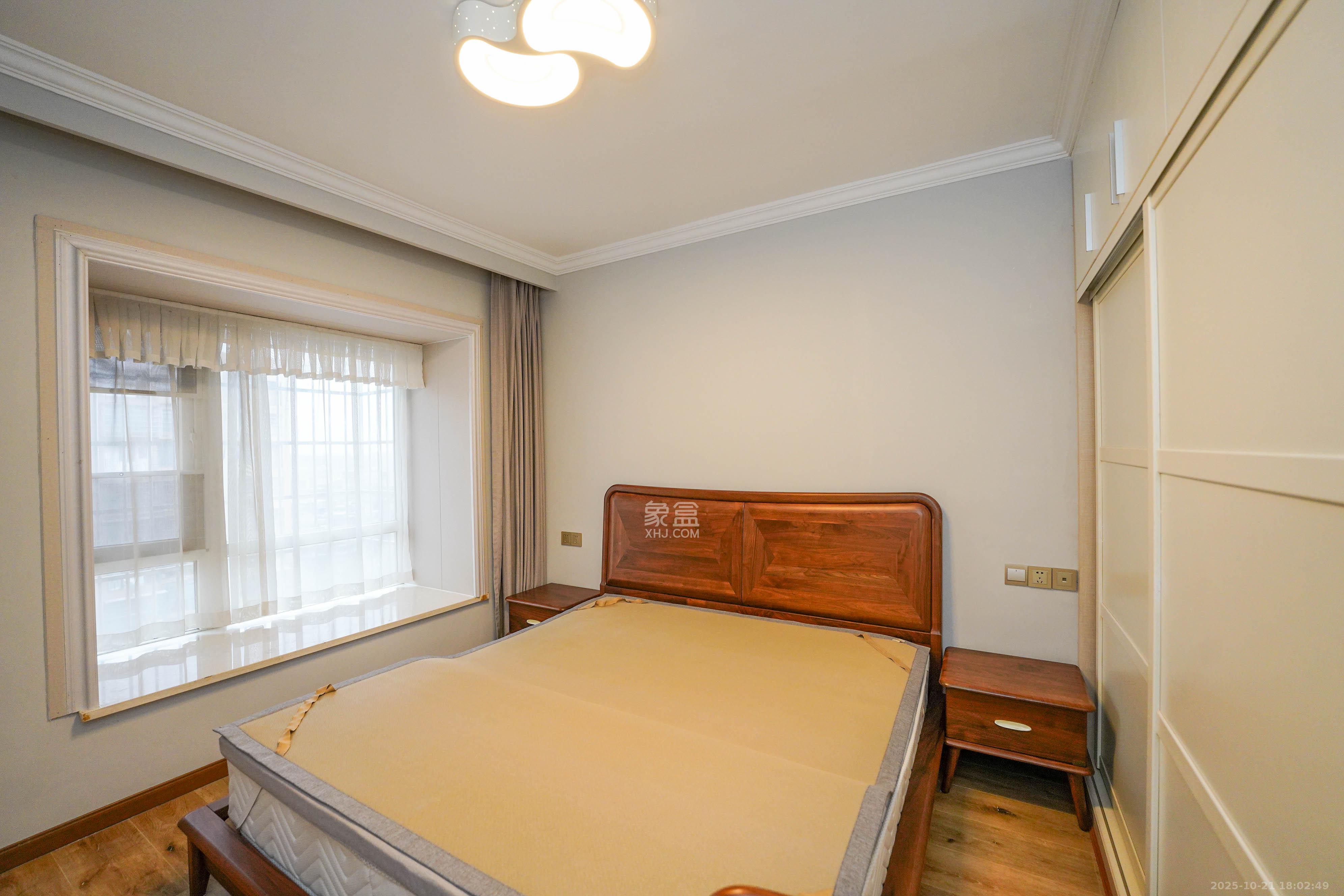 嘉华城(一期) 3室2厅1卫 136.0万 嘉华城(一期) 3室2厅1卫 136.0万卧室